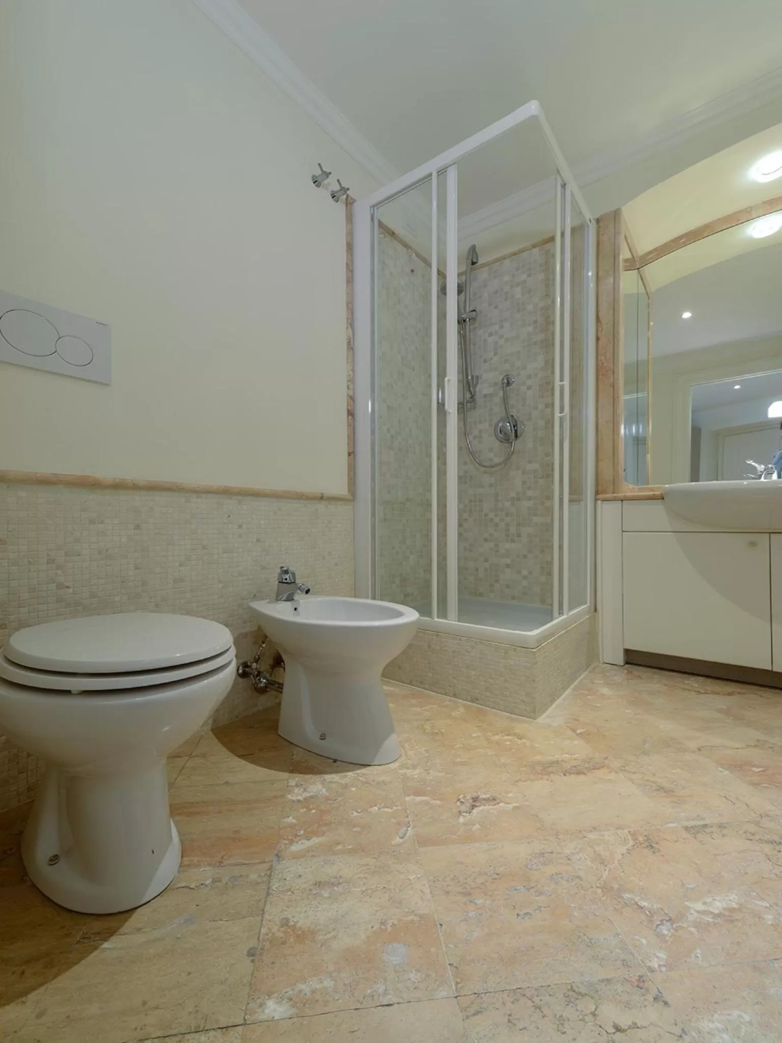 Bathroom in Polinari Rooms San Pietro Roma