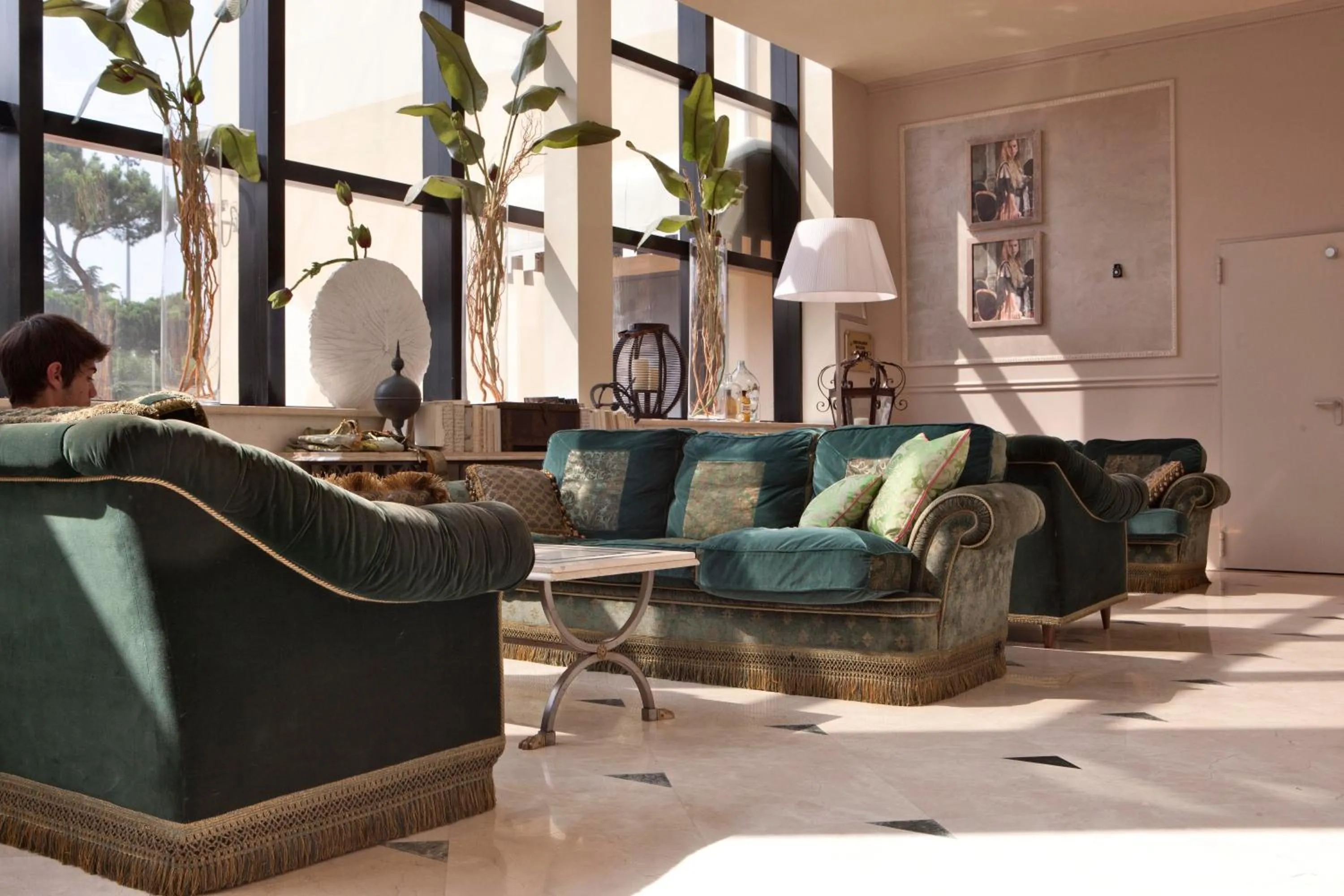 Library in Hotel Leon d'Oro