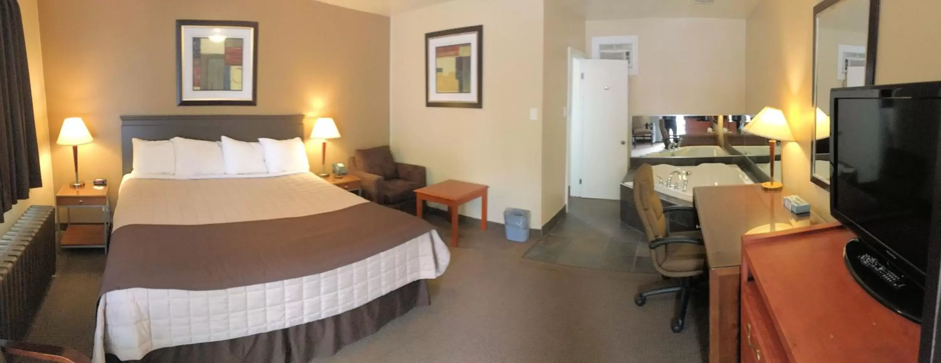 King Room with Spa Bath in The Lincoln Inn King Room with Spa Bath in The Lincoln Inn