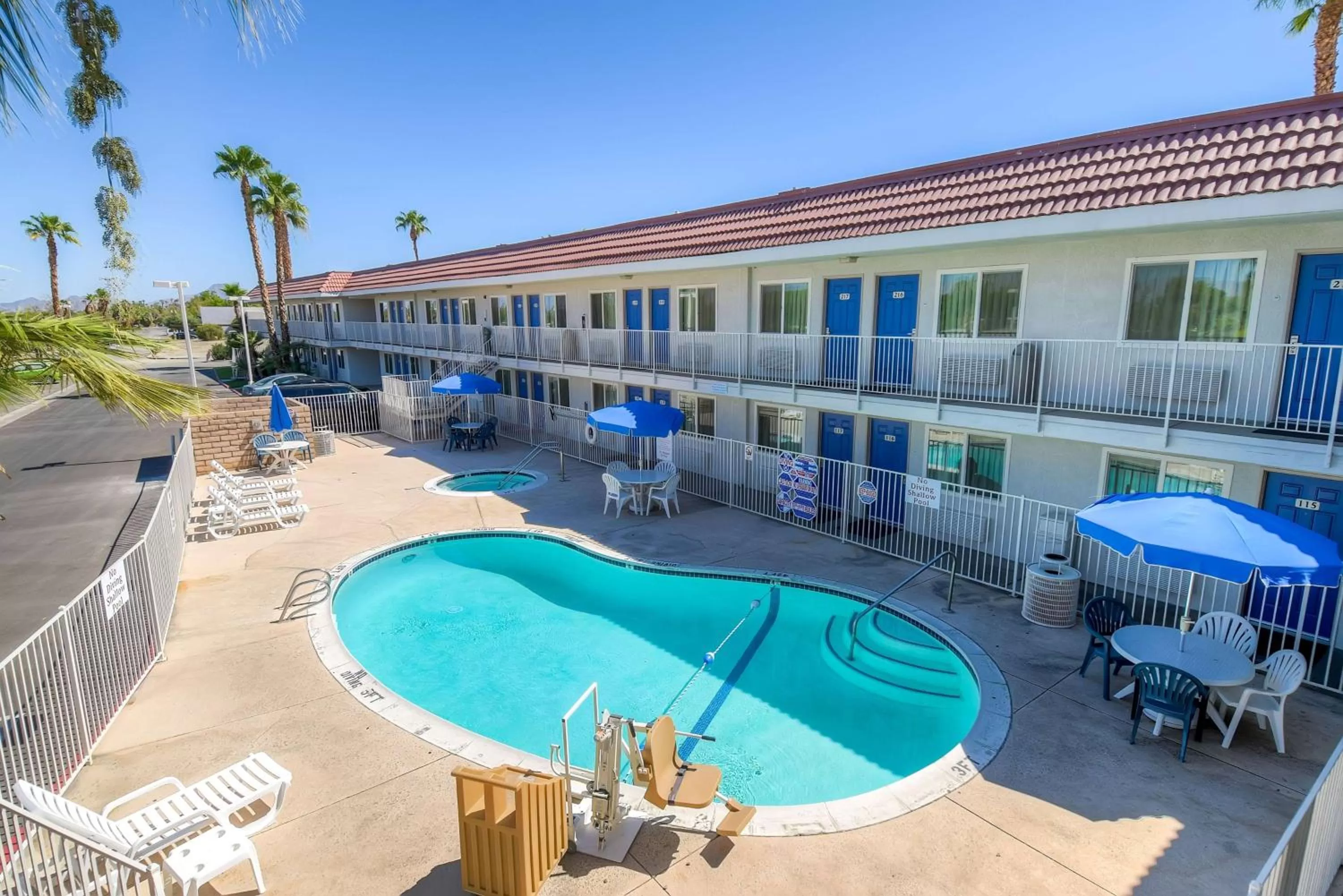 Day in Motel 6-Rancho Mirage, CA - Palm Springs