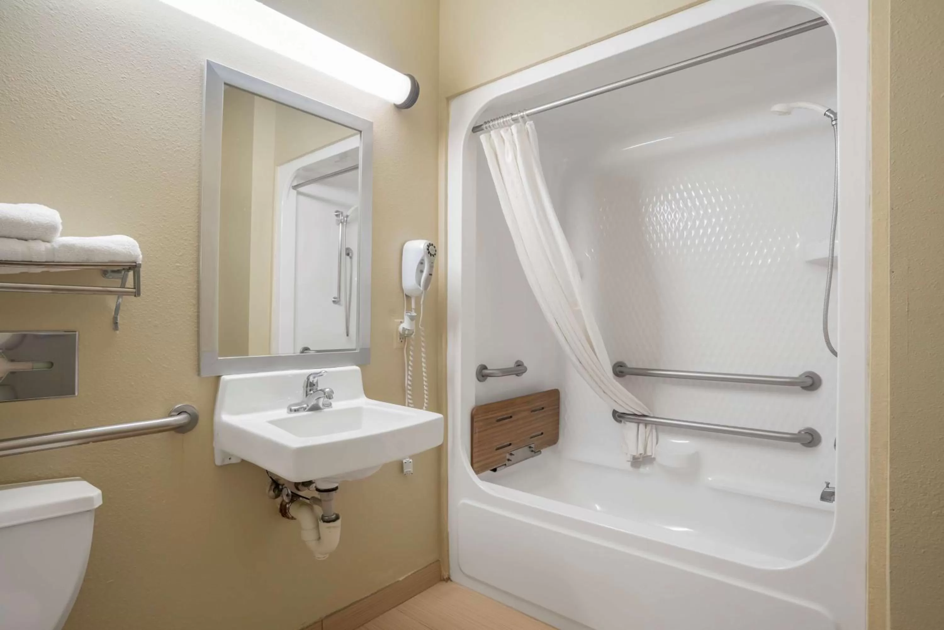 Bathroom in Best Western Ville Platte