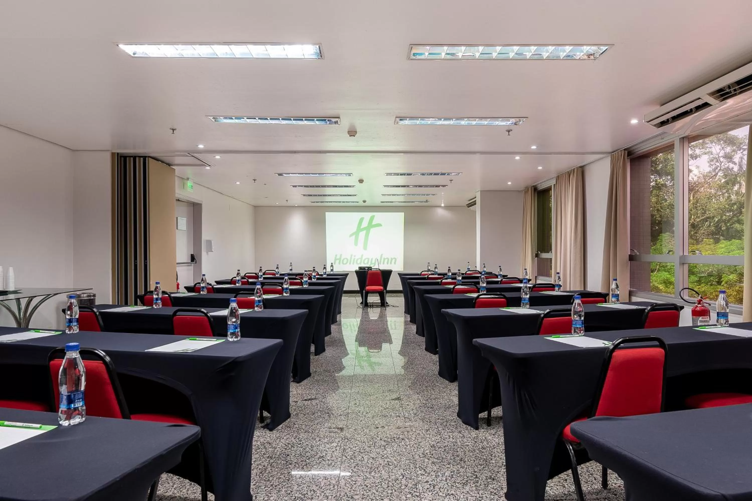 Meeting/conference room in Holiday Inn Manaus by IHG