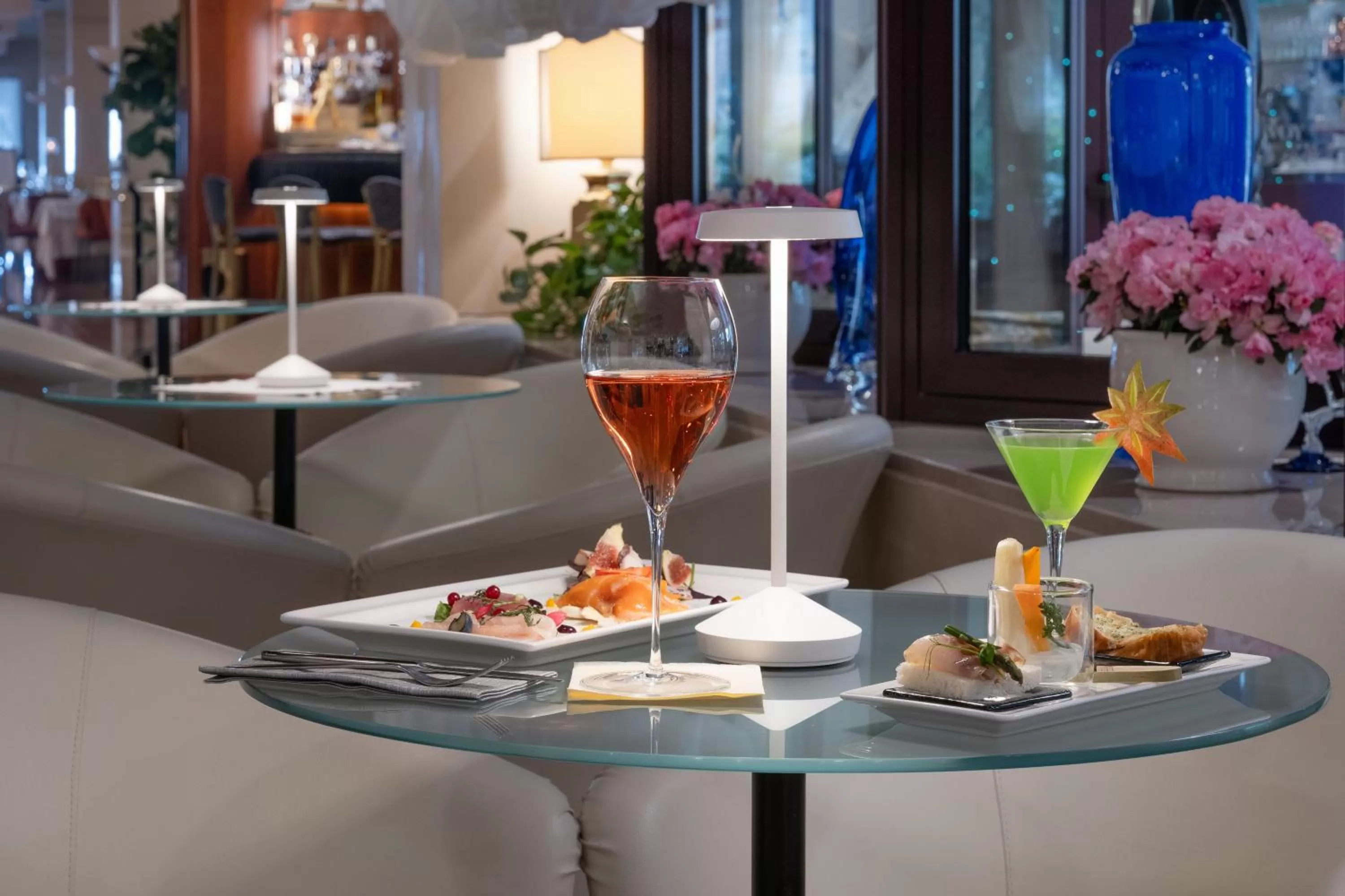 Restaurant/places to eat in Savoy Beach Hotel & Thermal Spa