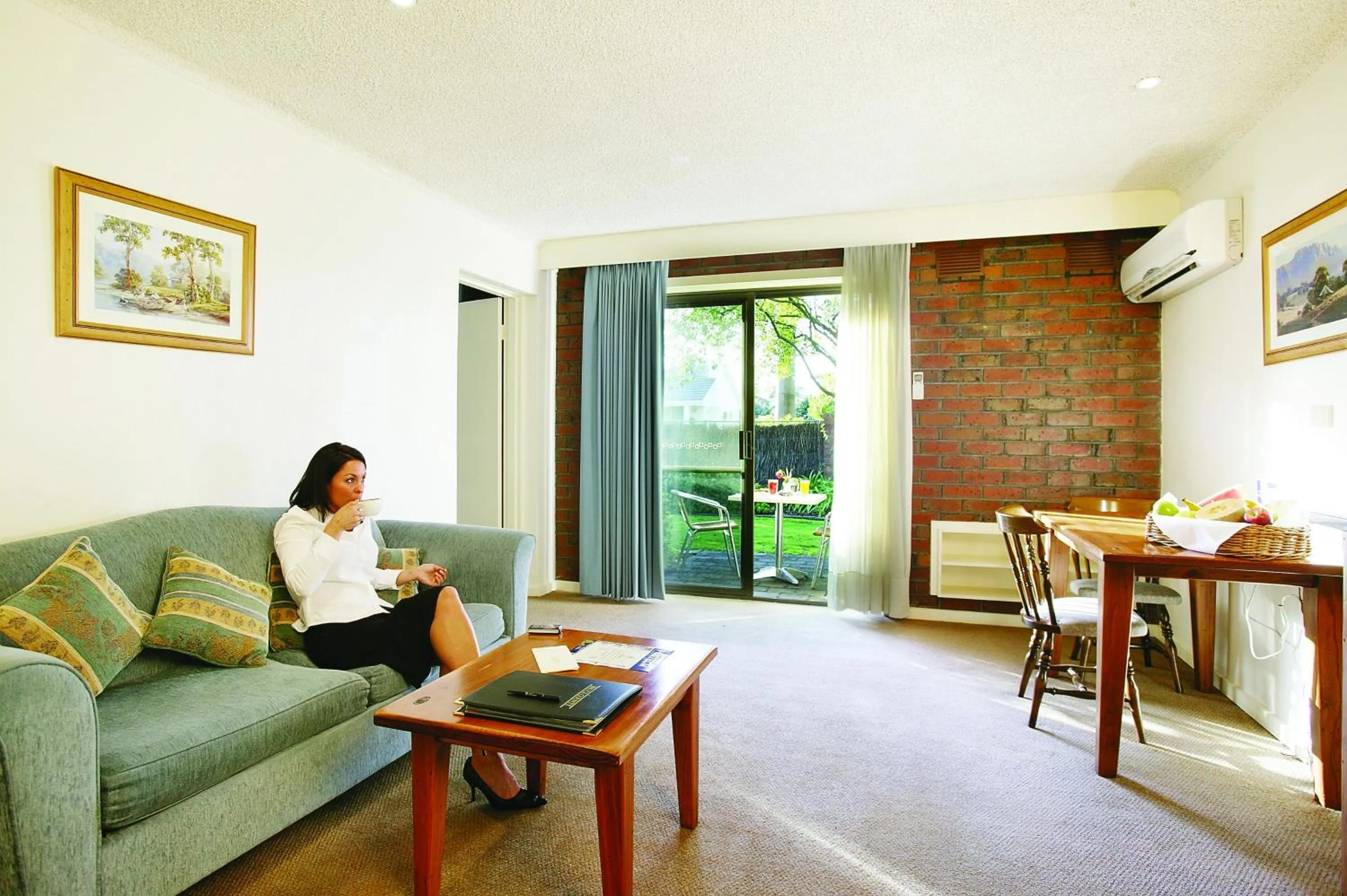 Living room in Hotel Bruce County