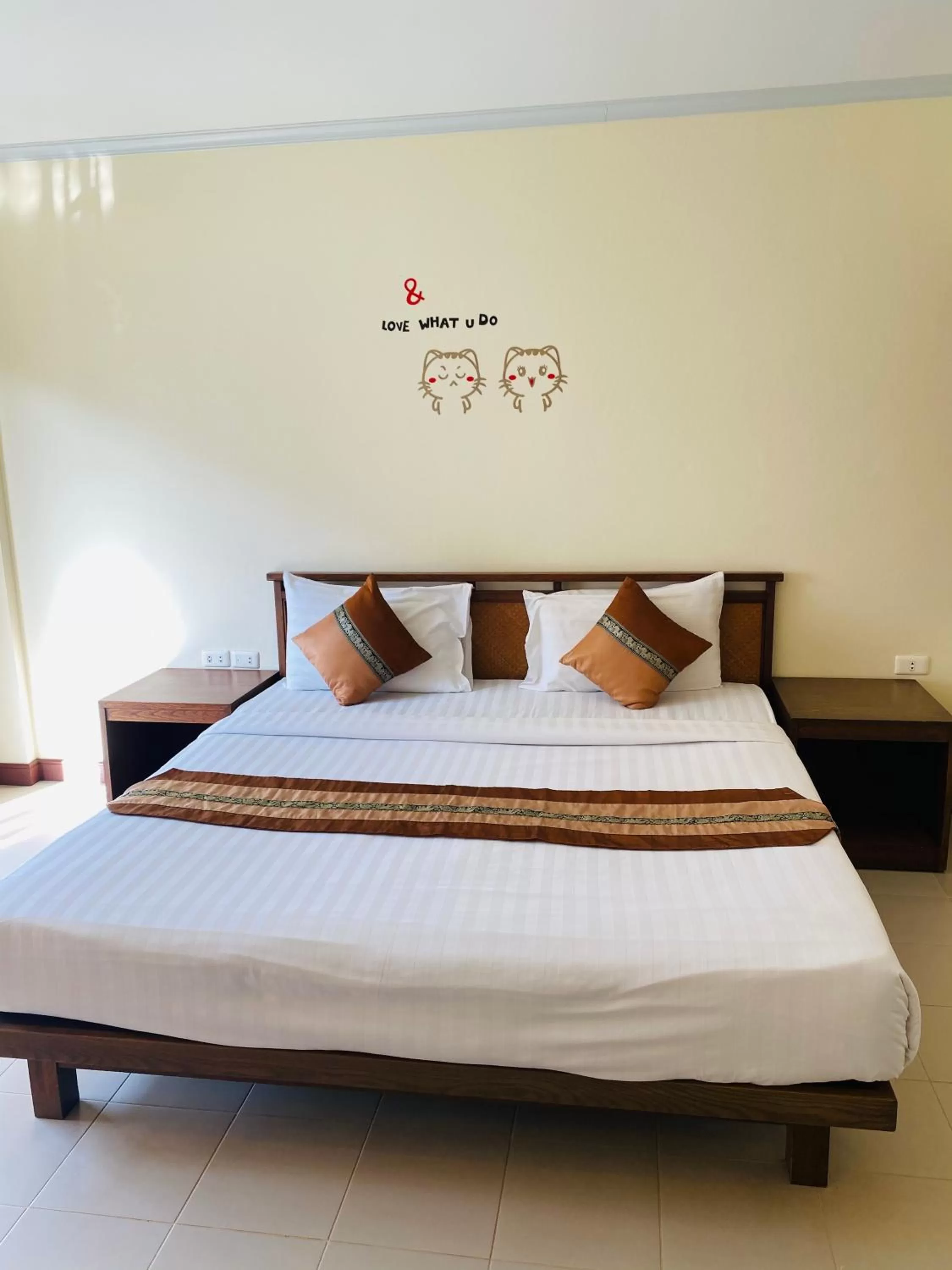 Bed in Kaibae Hut Resort