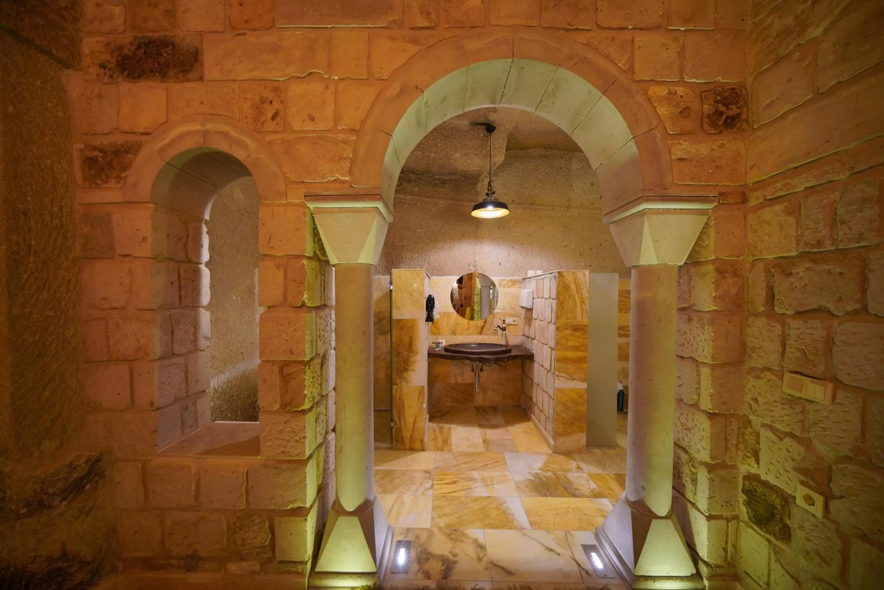 Bathroom in Shoestring Cave House