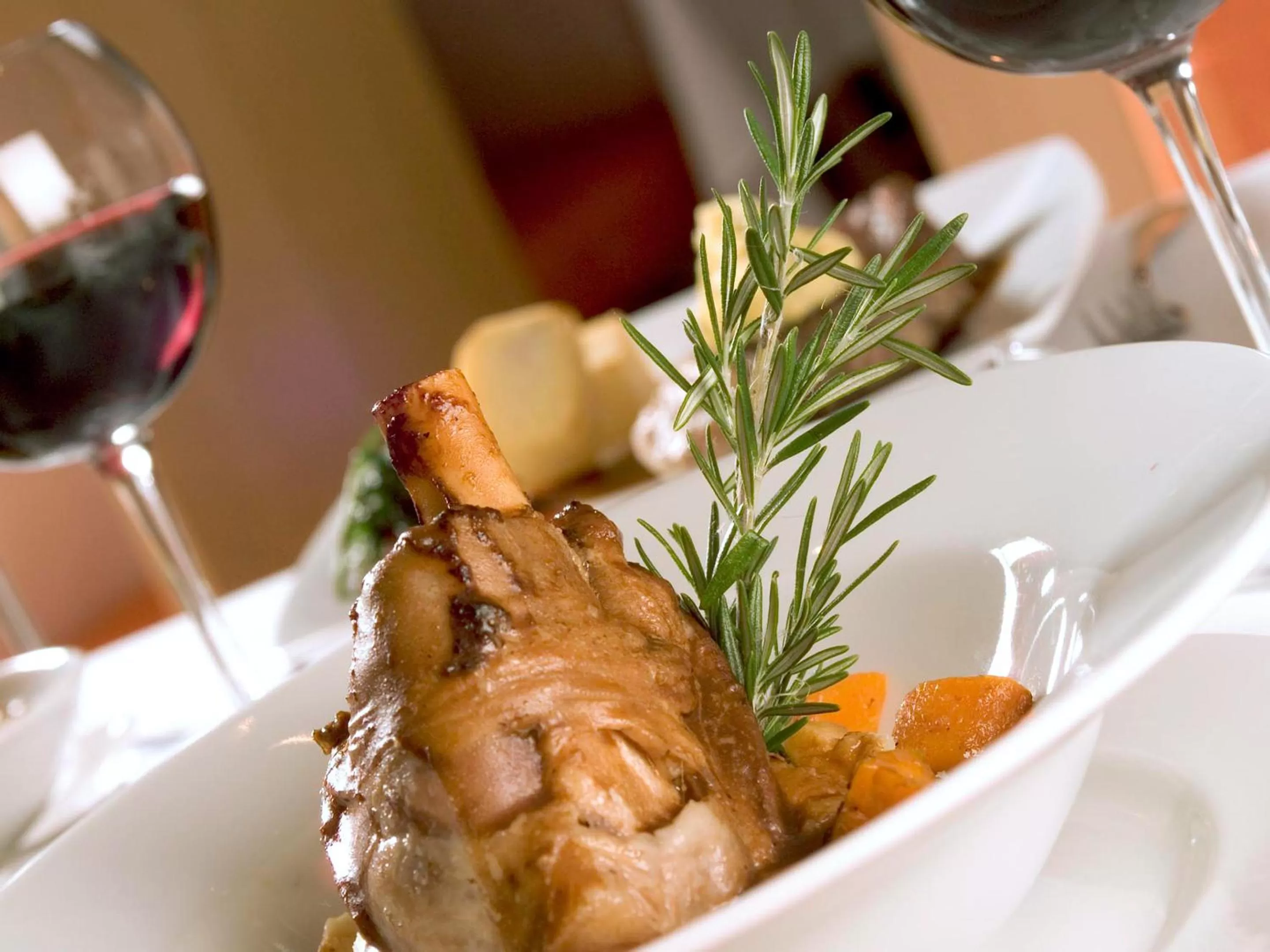 Restaurant/places to eat in Green Isle Hotel, Dublin