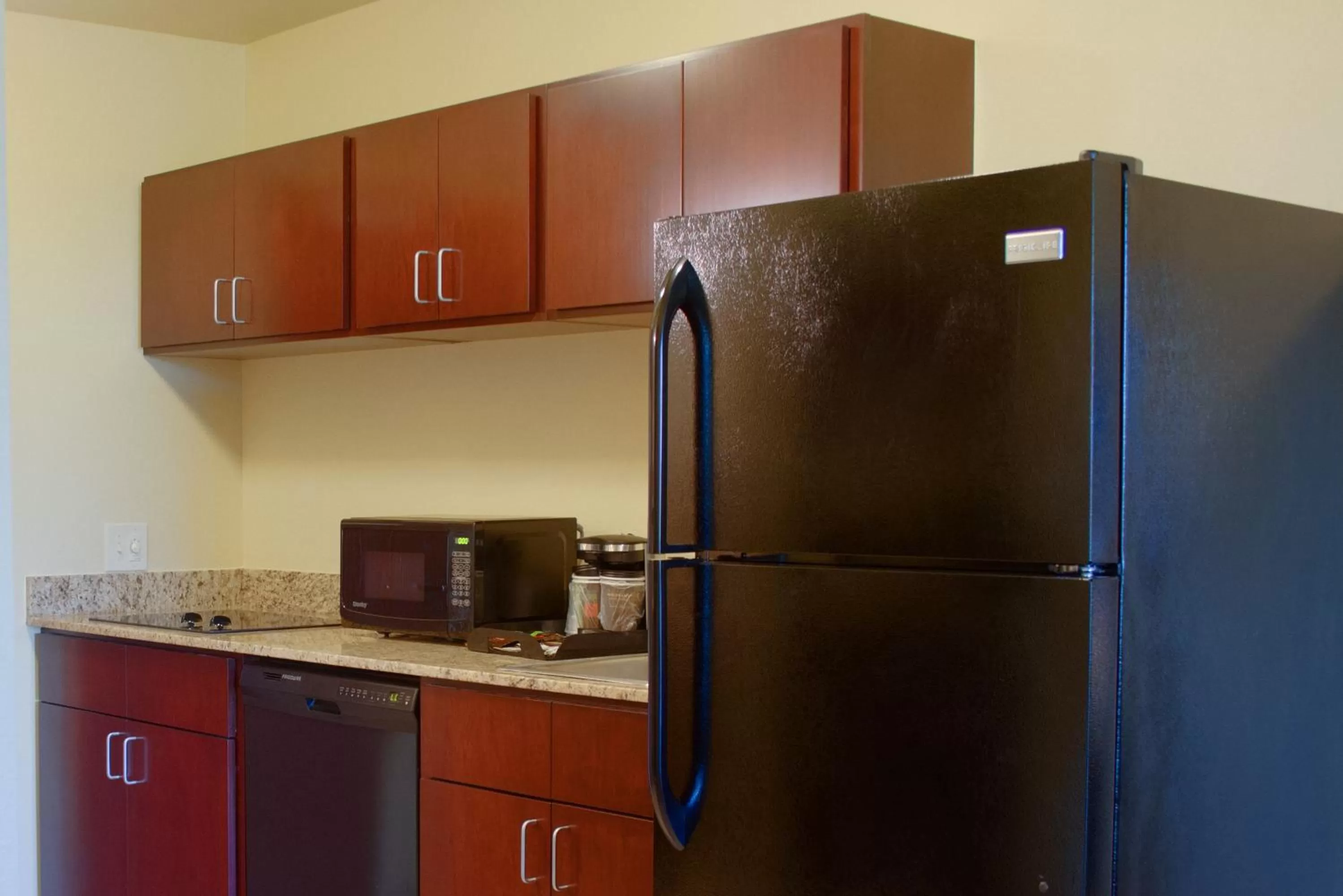 Kitchen or kitchenette in Cobblestone Inn & Suites-Winterset