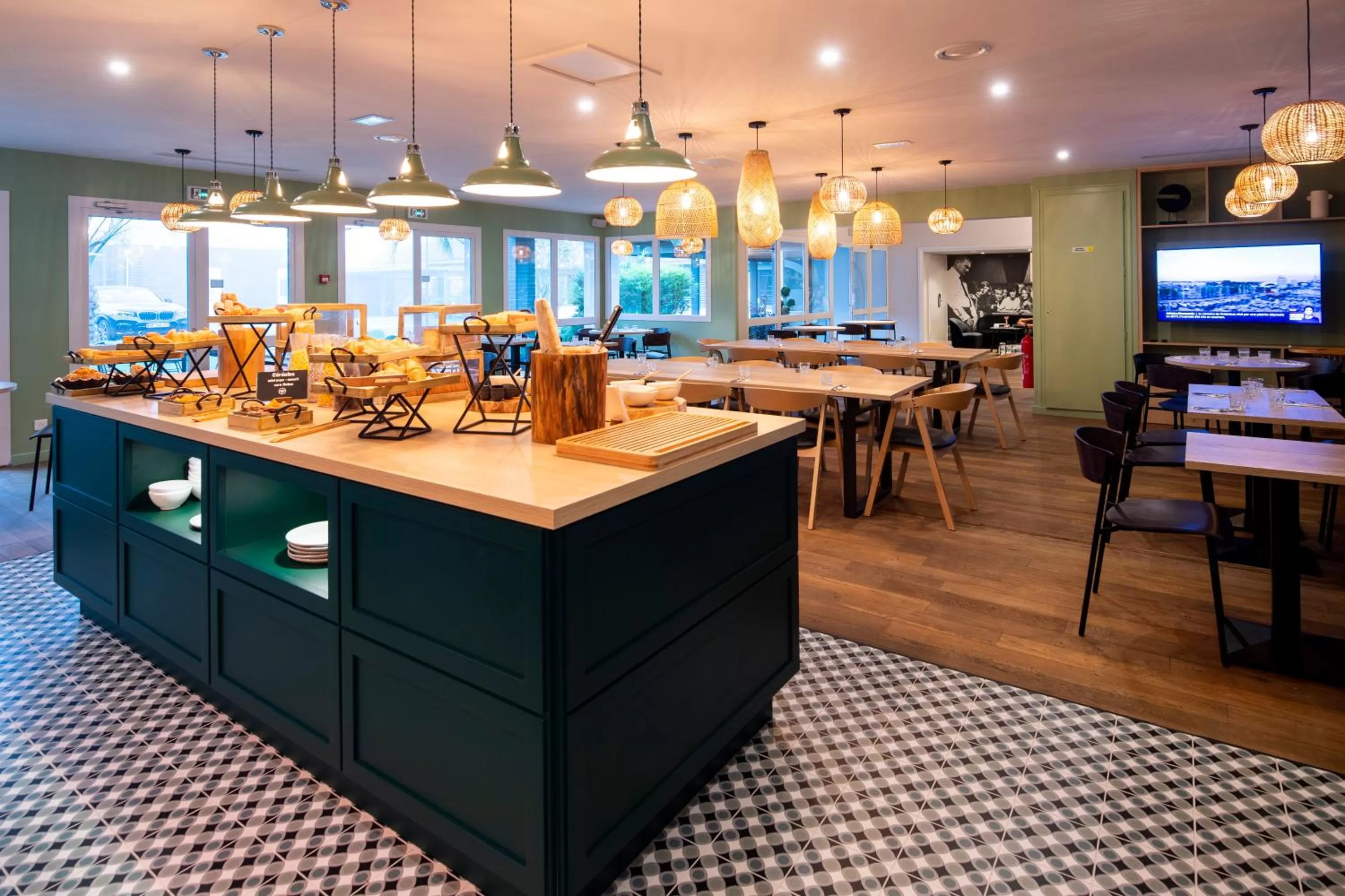 Food and drinks in L'hôtel by JOA de Saint-Paul-Lès-Dax