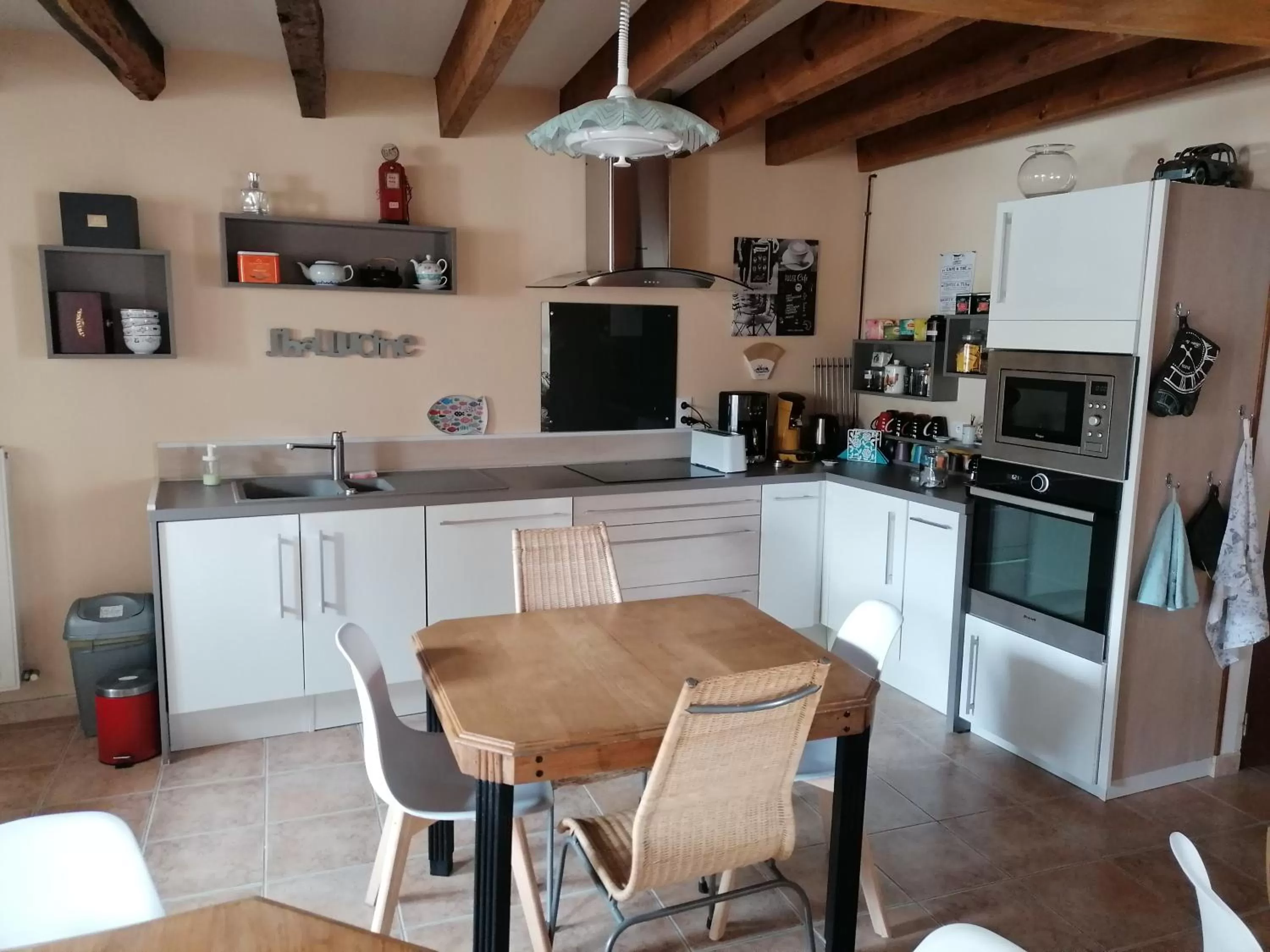 Communal kitchen in La Parisiere