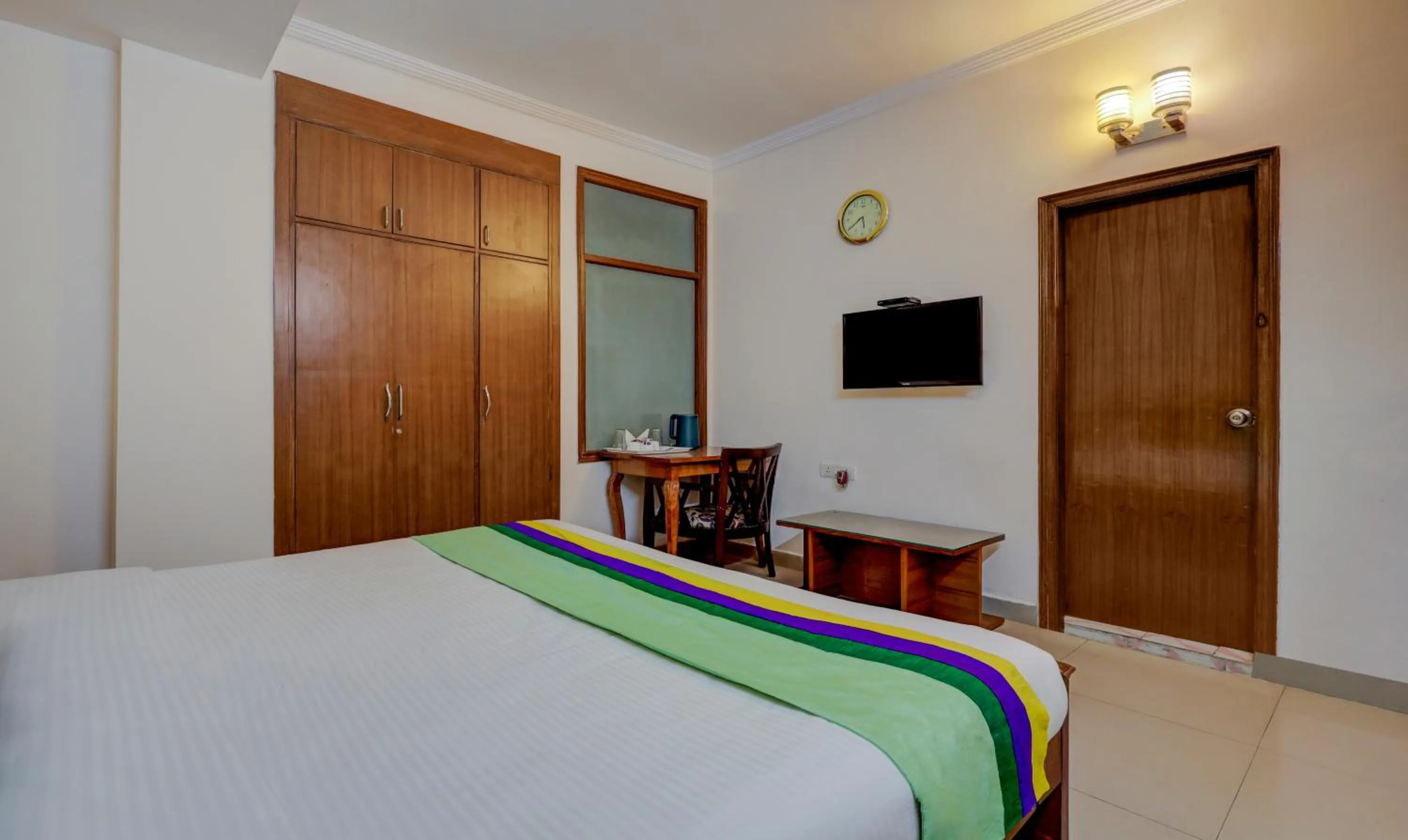 TV and multimedia, Bed in Treebo Primeone