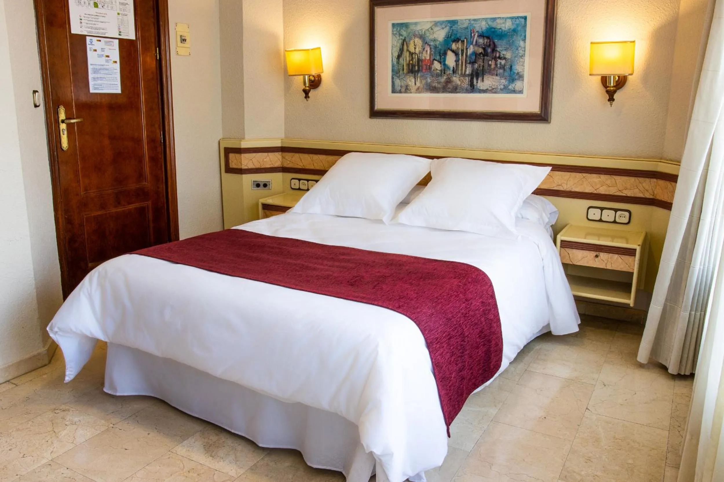 Bed in Hotel Reina Cristina