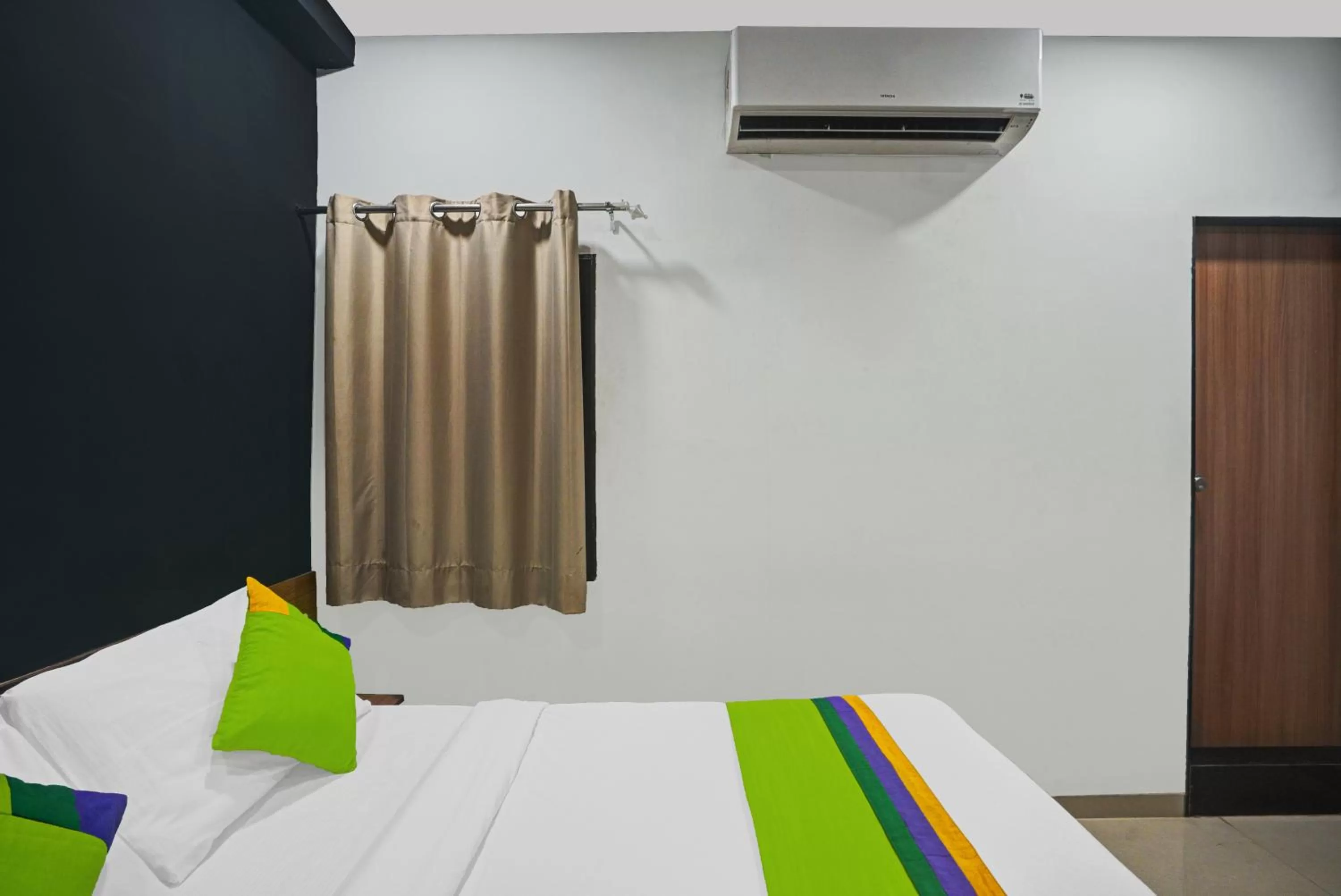 Bed in Treebo Trend Wow - Surat Station