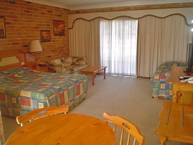 Photo of the whole room, Bed in Coachmans Rest Motor Lodge
