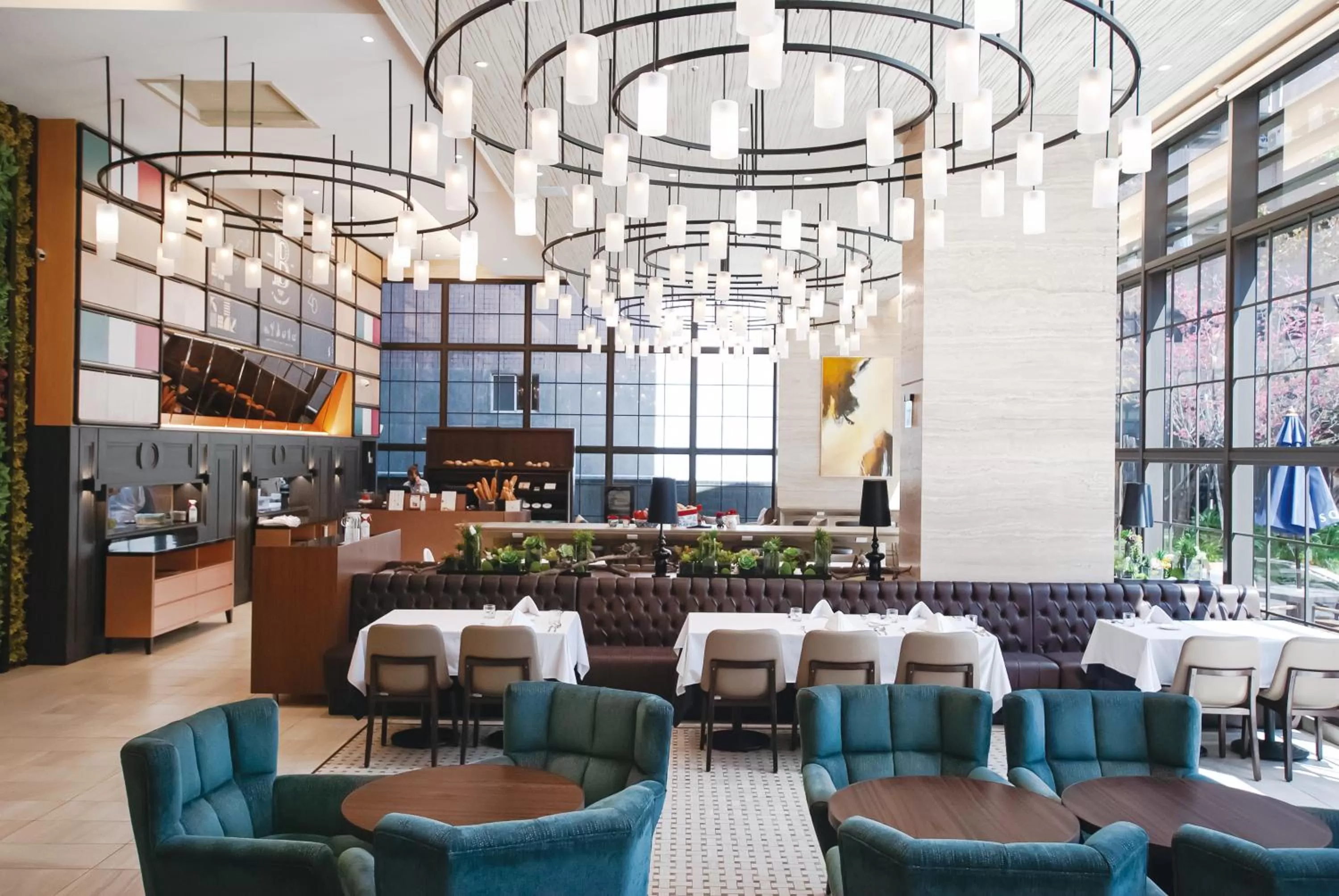 Restaurant/places to eat in Kloud Hotel