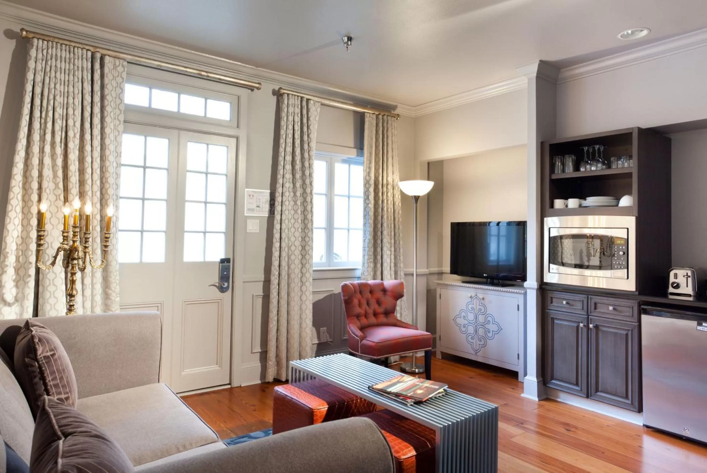 TV and multimedia in Bluegreen Vacations Club La Pension