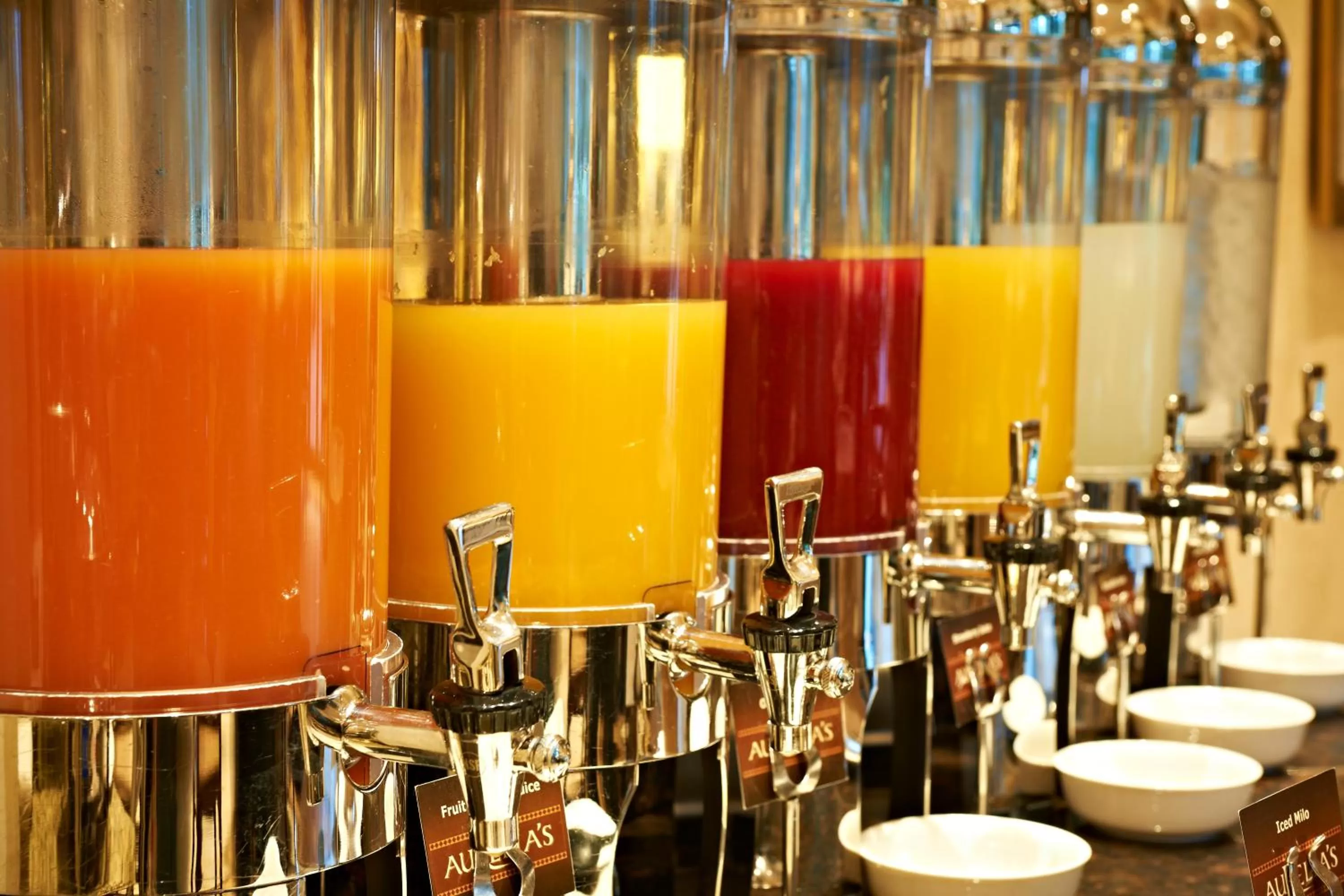 Food and drinks in Metcourt at Emperors Palace