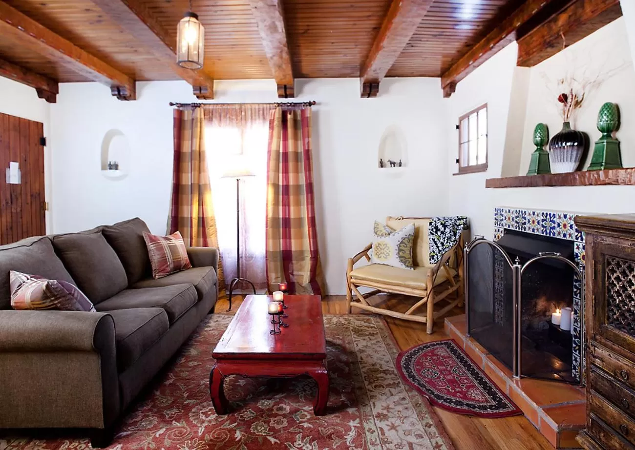 One-Bedroom Apartment in Casa de Tres Lunas/House of Three Moons