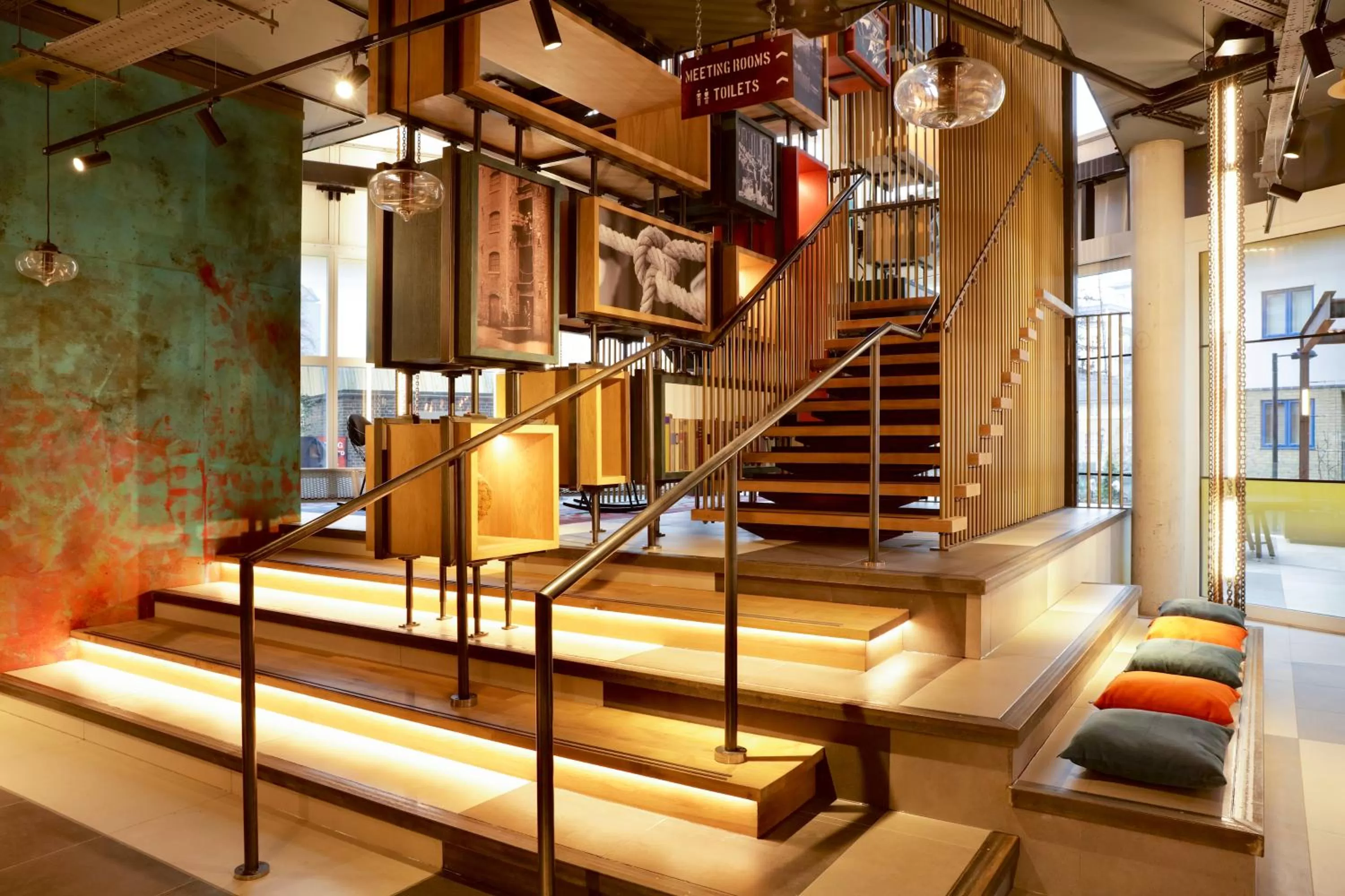 Lobby or reception in Novotel London Canary Wharf