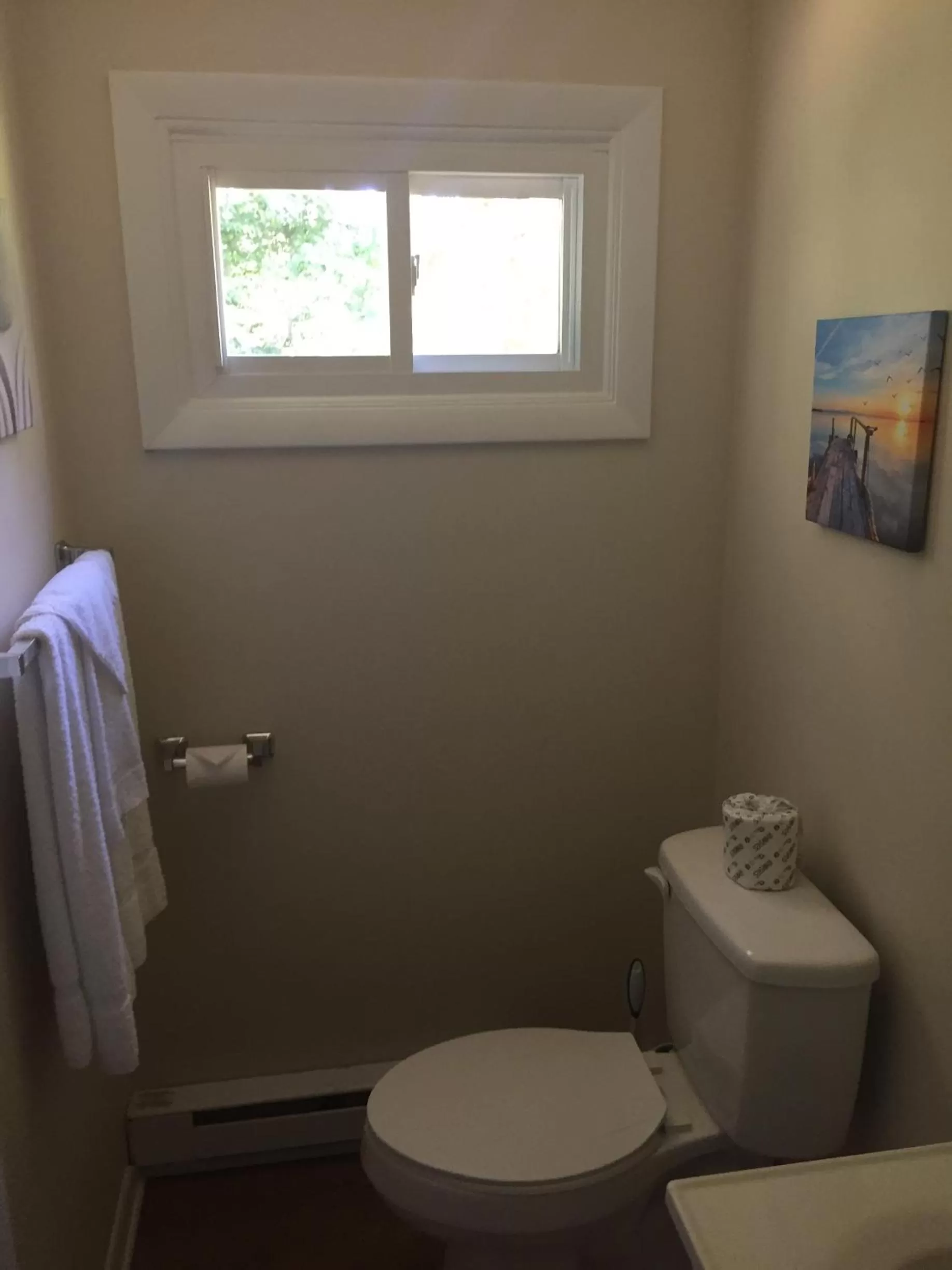 Bathroom in Shore Road Inn