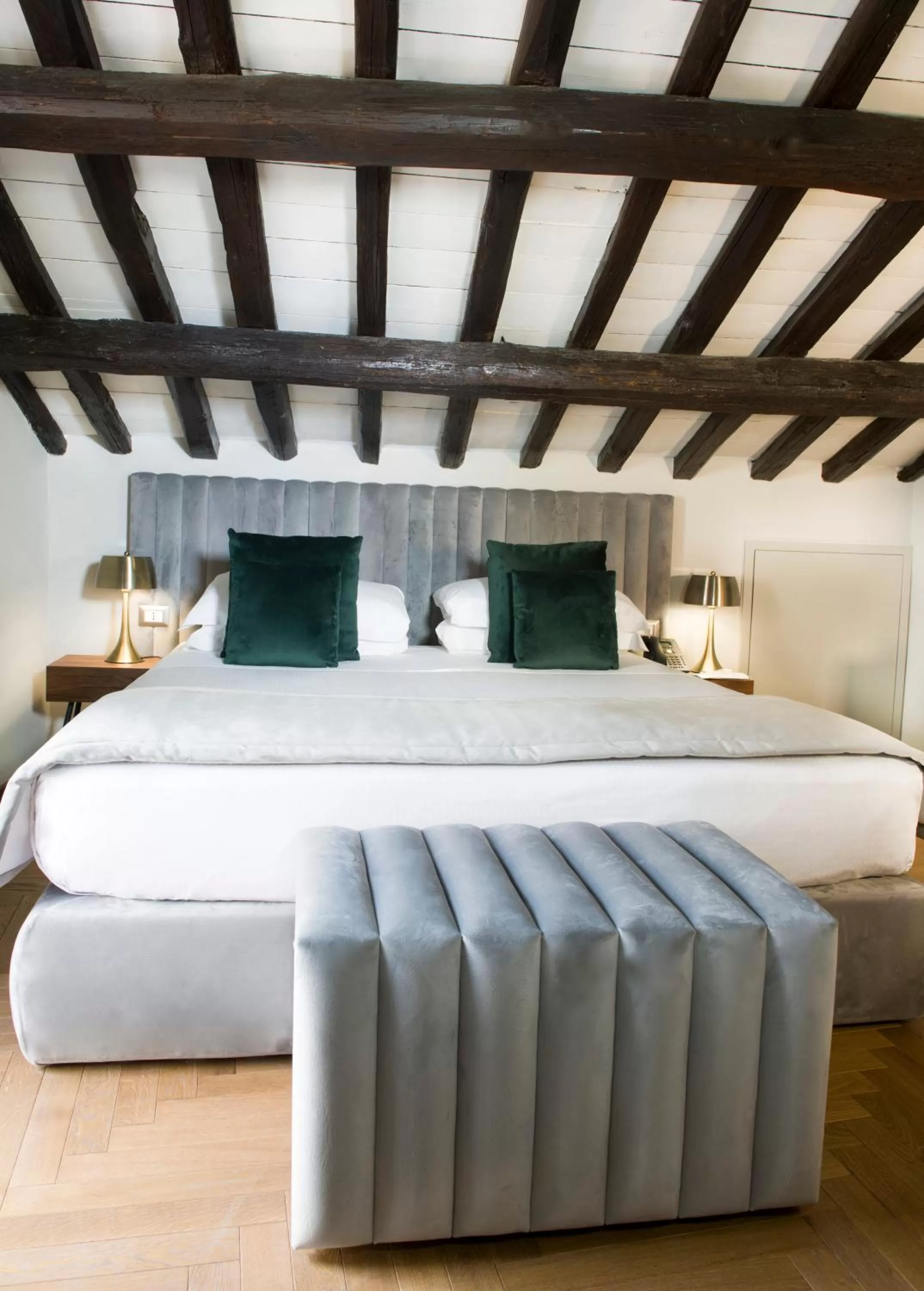 Suite Pantheon View Separate Building in Antico Albergo del Sole al Pantheon