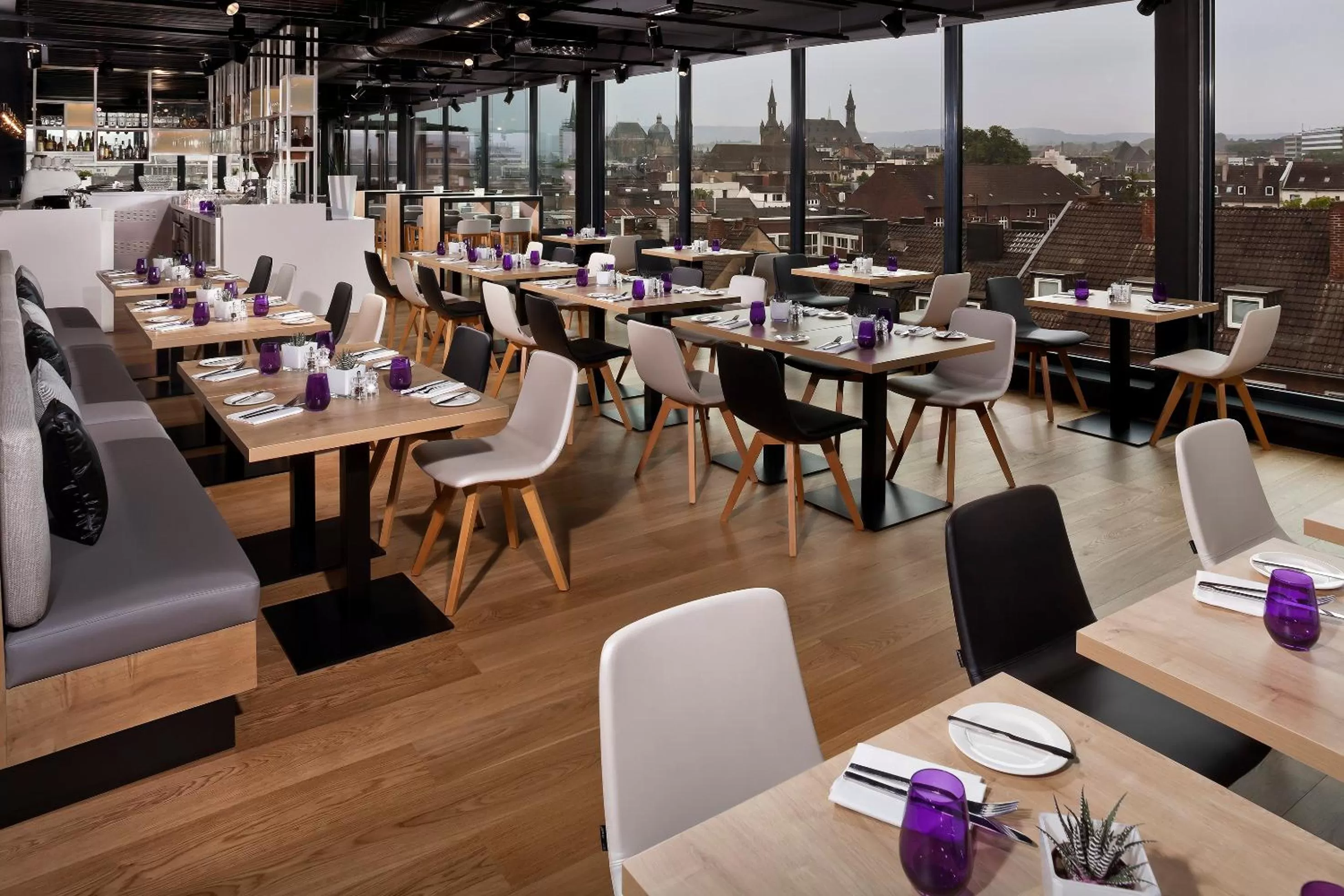 Restaurant/places to eat in INNSiDE by Meliá Aachen