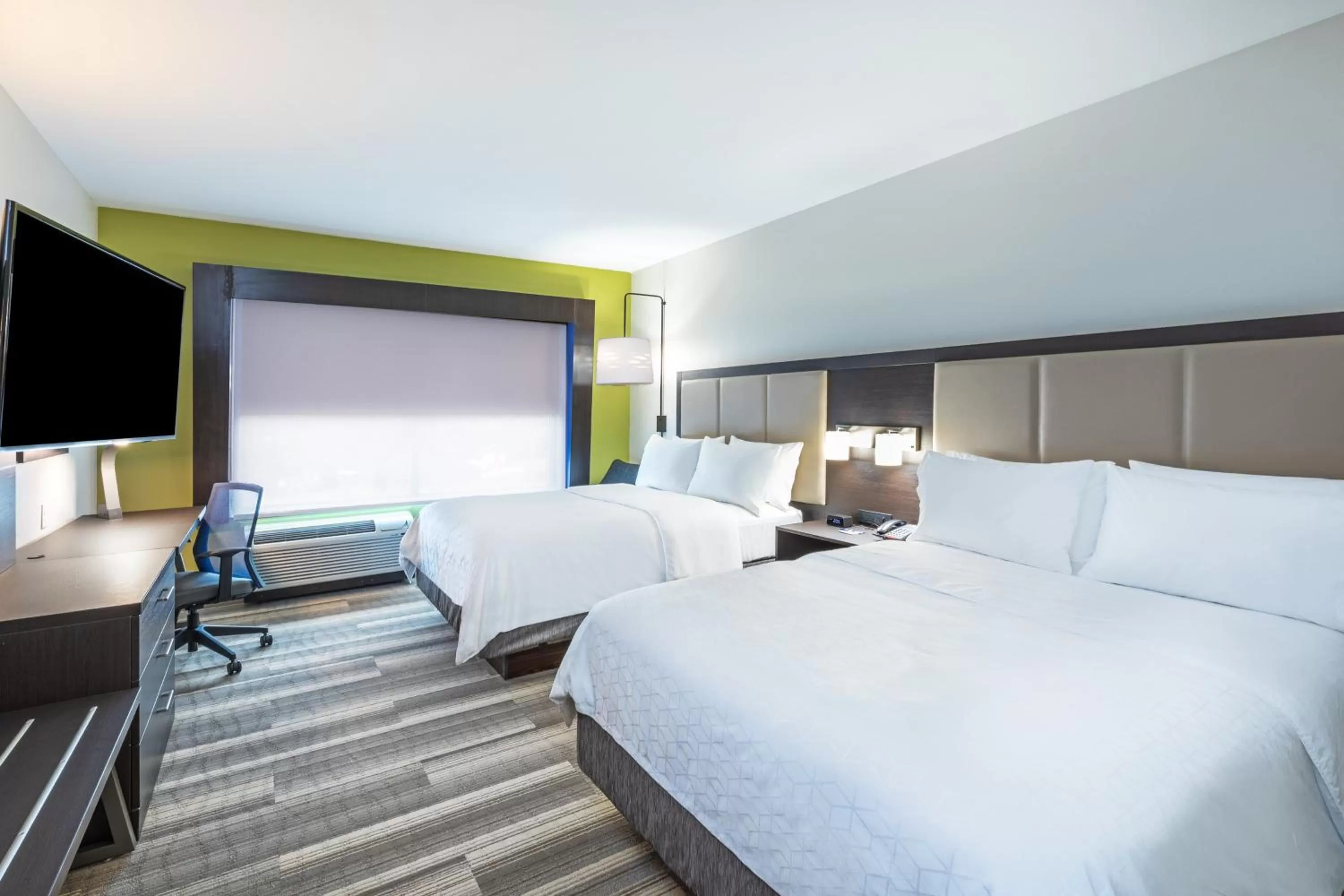 Photo of the whole room, Bed in Holiday Inn Express & Suites Purcell by IHG