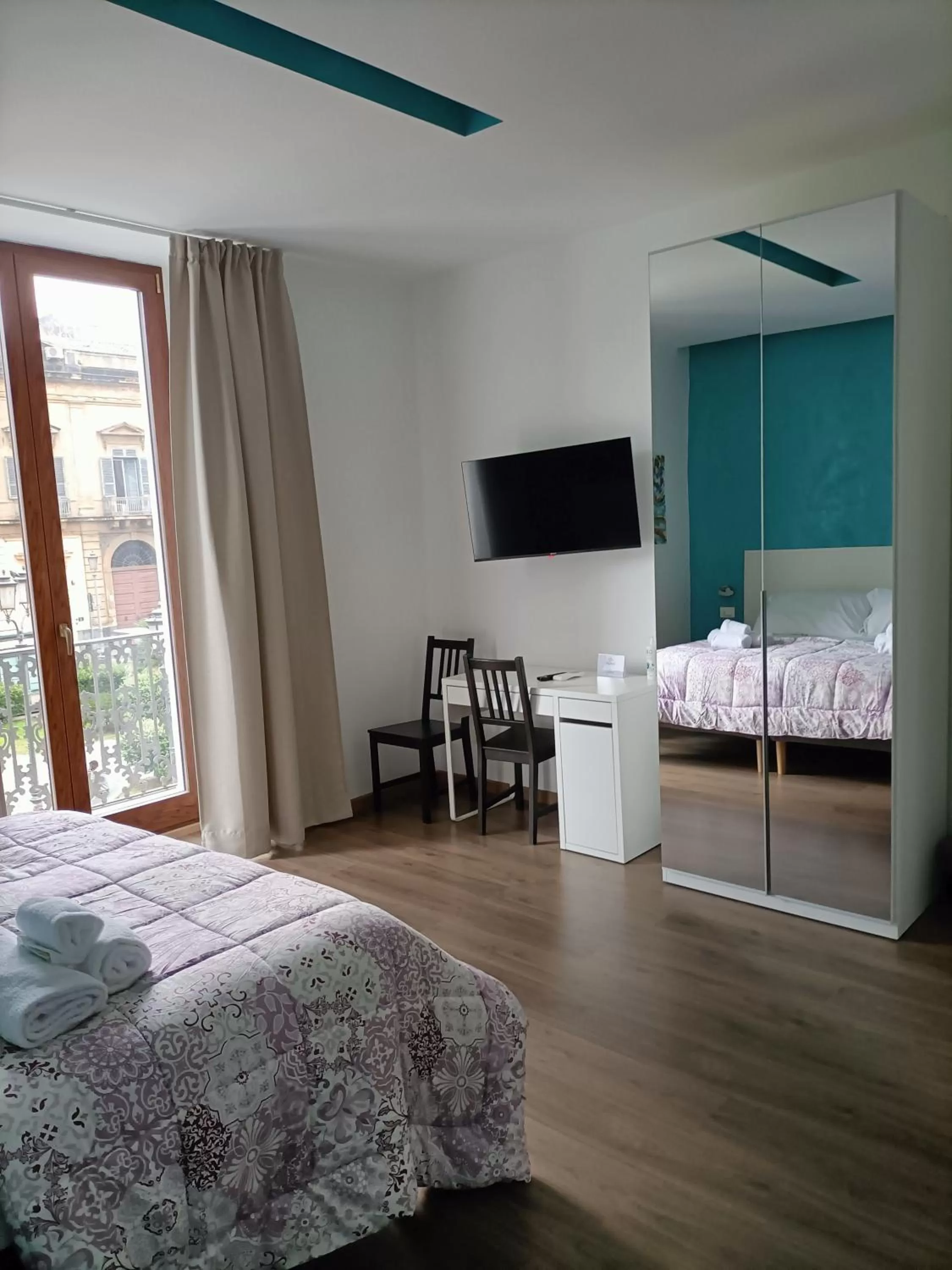 TV and multimedia, Bed in Luxury B&B Iolanda