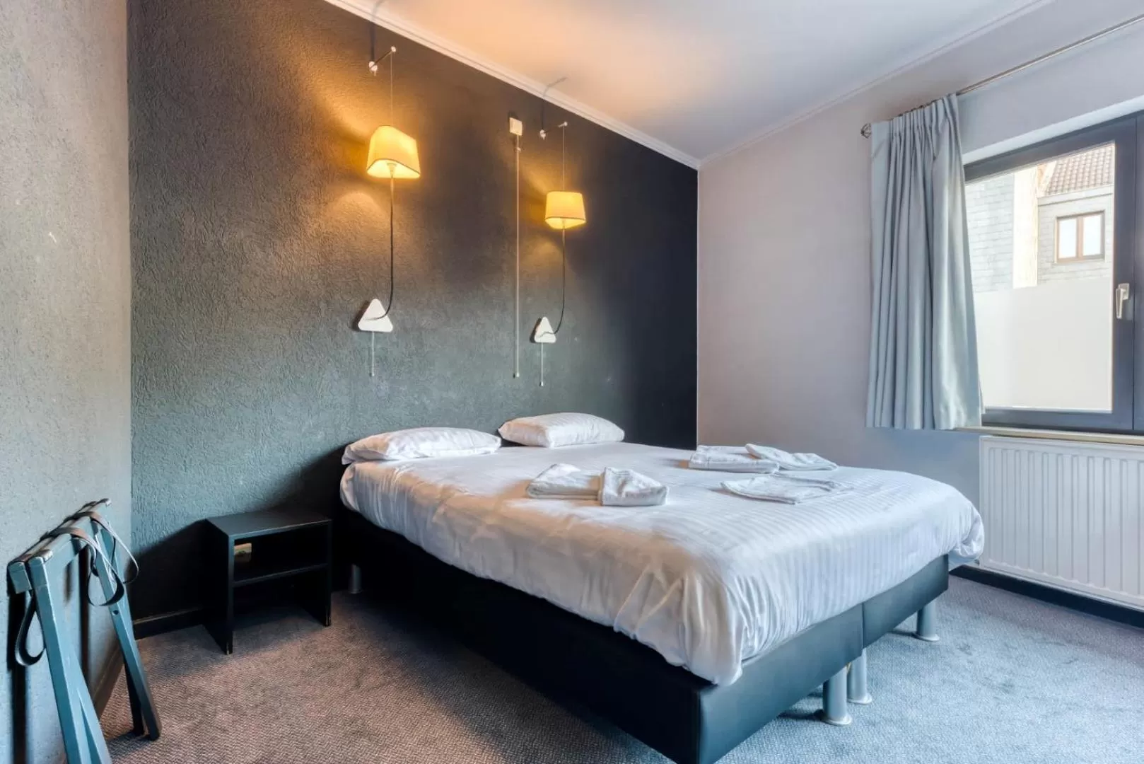 Bedroom, Bed in Hôtel de la Gare