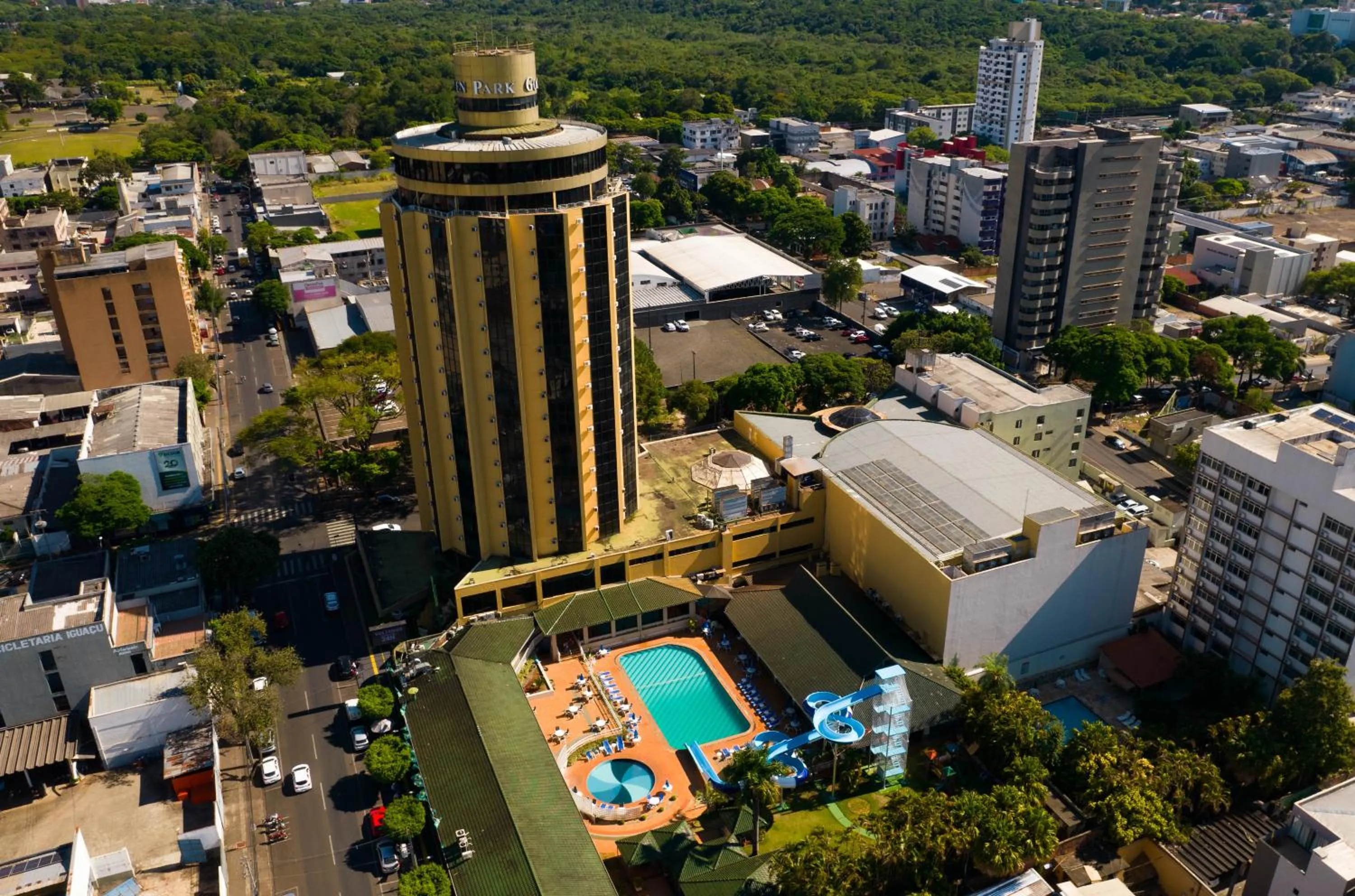 Property building in Hotel Golden Park Internacional Foz & Convenções By Nacional Inn