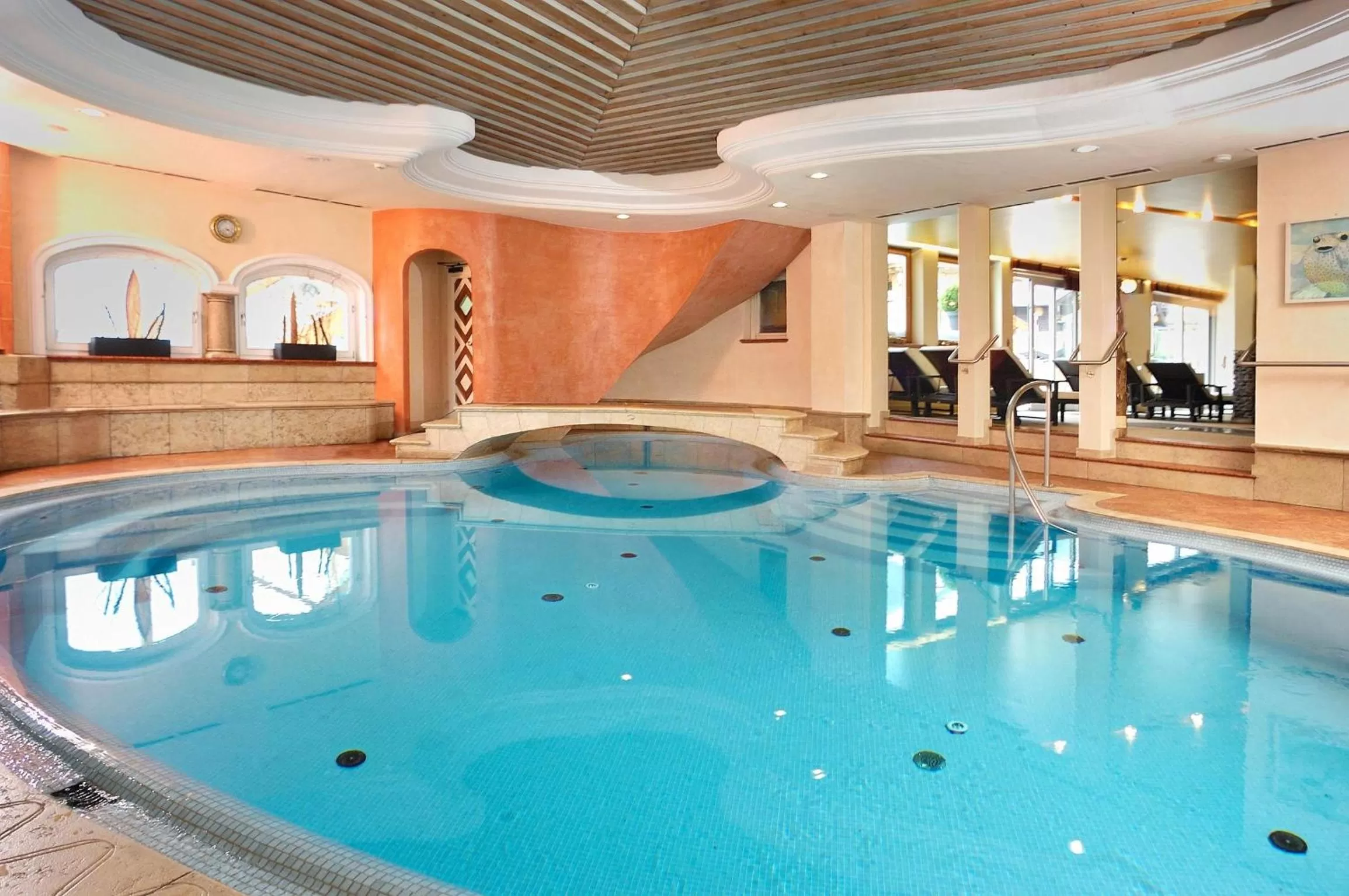 Swimming pool in Stammhaus im Hotel Alpine Palace