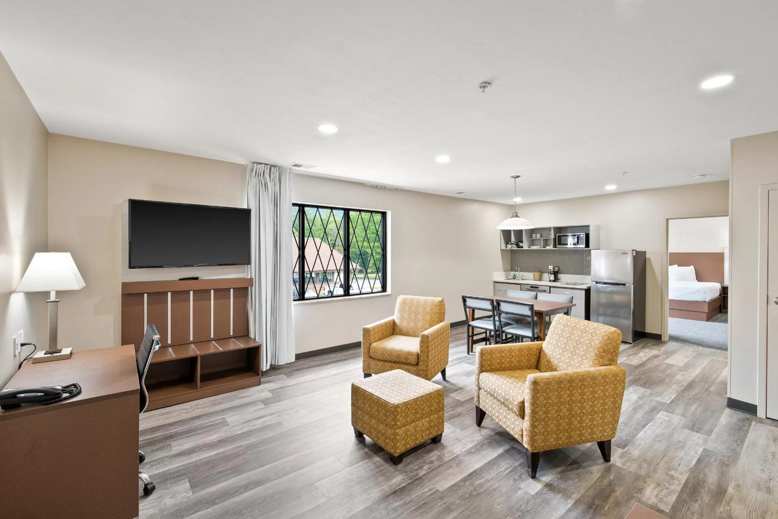 Kitchen or kitchenette in The English Inn of Charlottesville