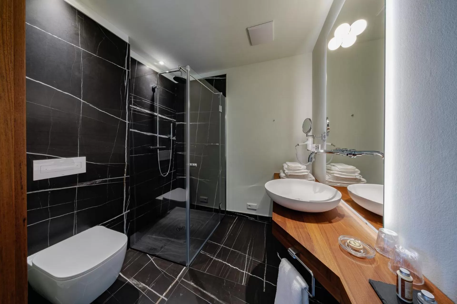 MotelplusHotel BiggeSeeFront