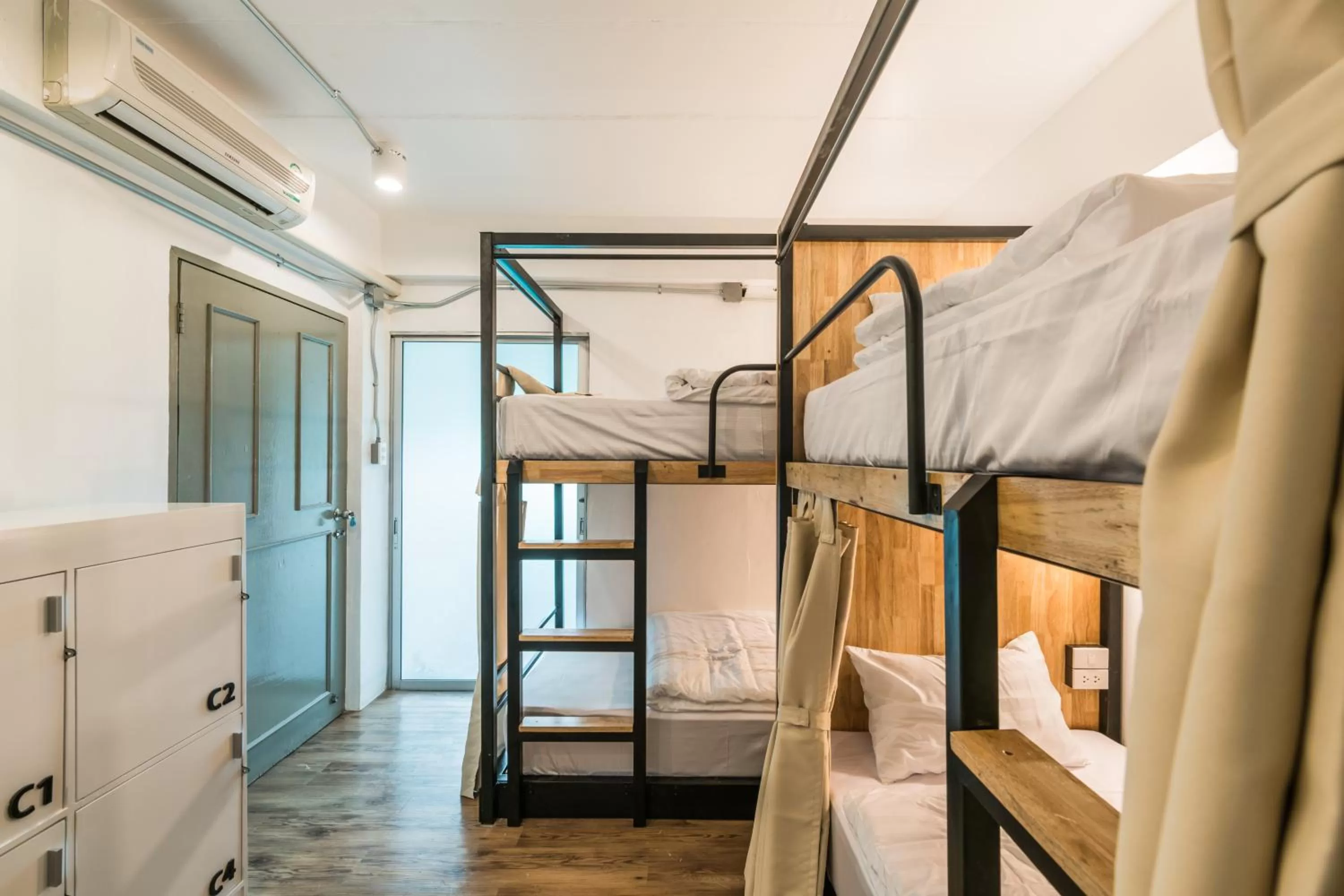 Bed in Your Space Hotel Prasingh