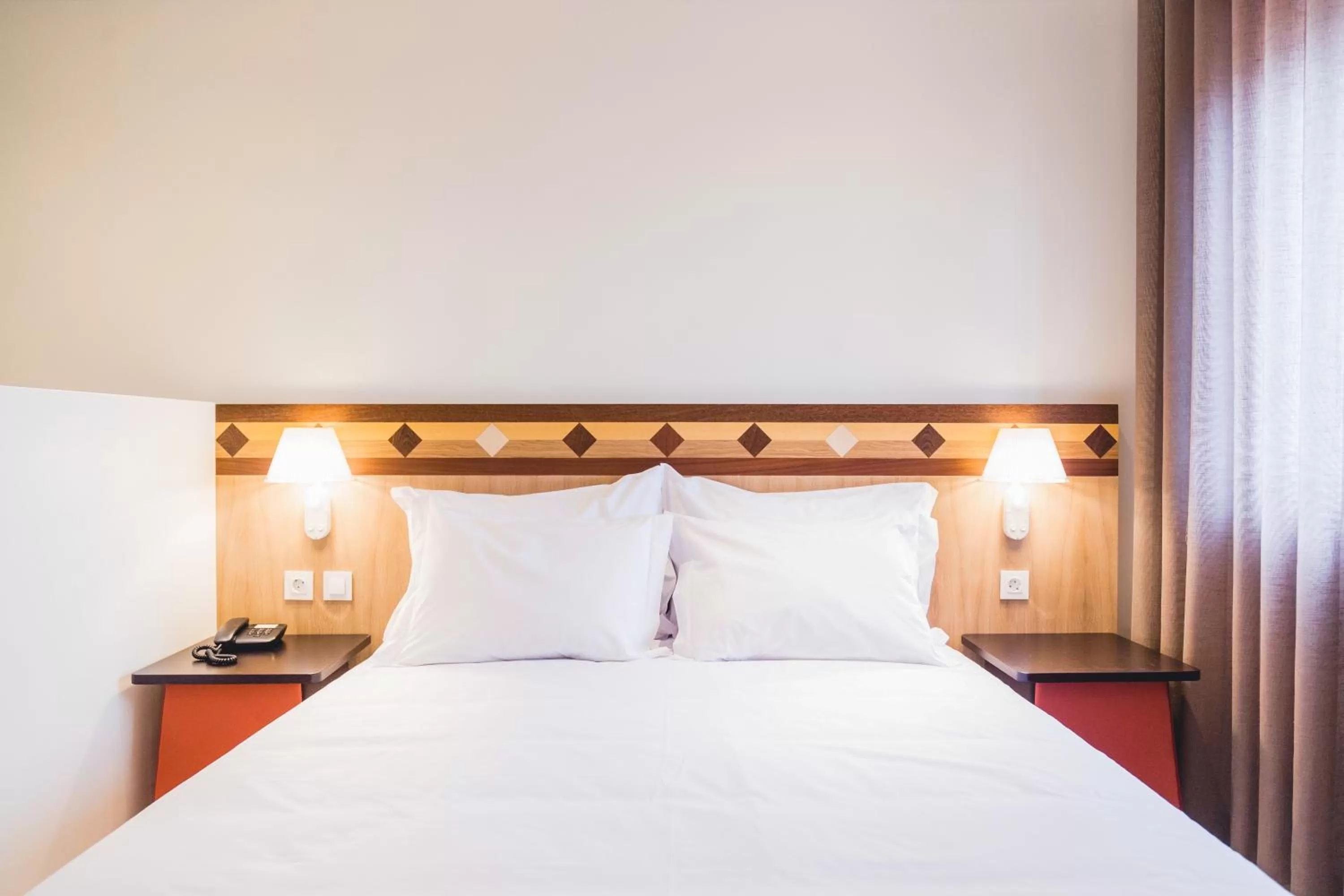 Bedroom, Bed in Hotel Aveiro Center by Alboi Group