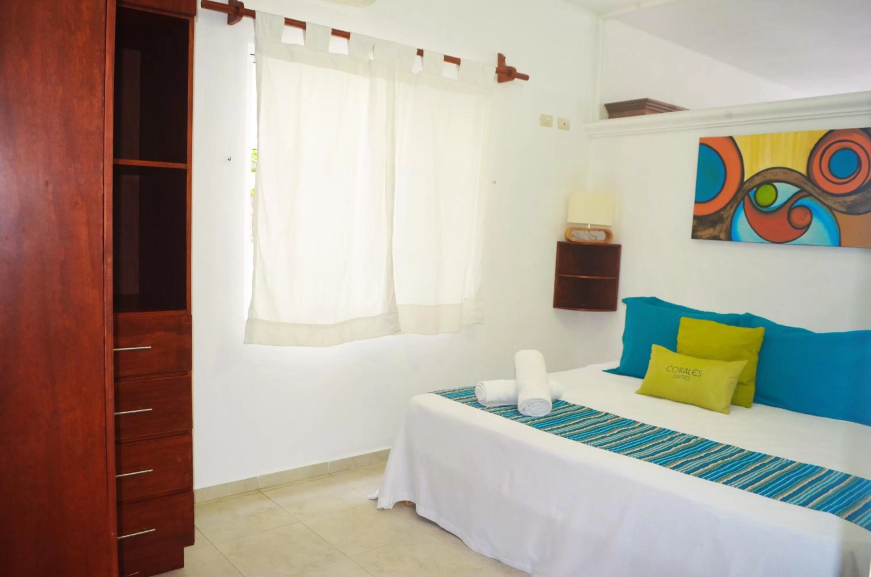 Bedroom, Bed in Corales Suites