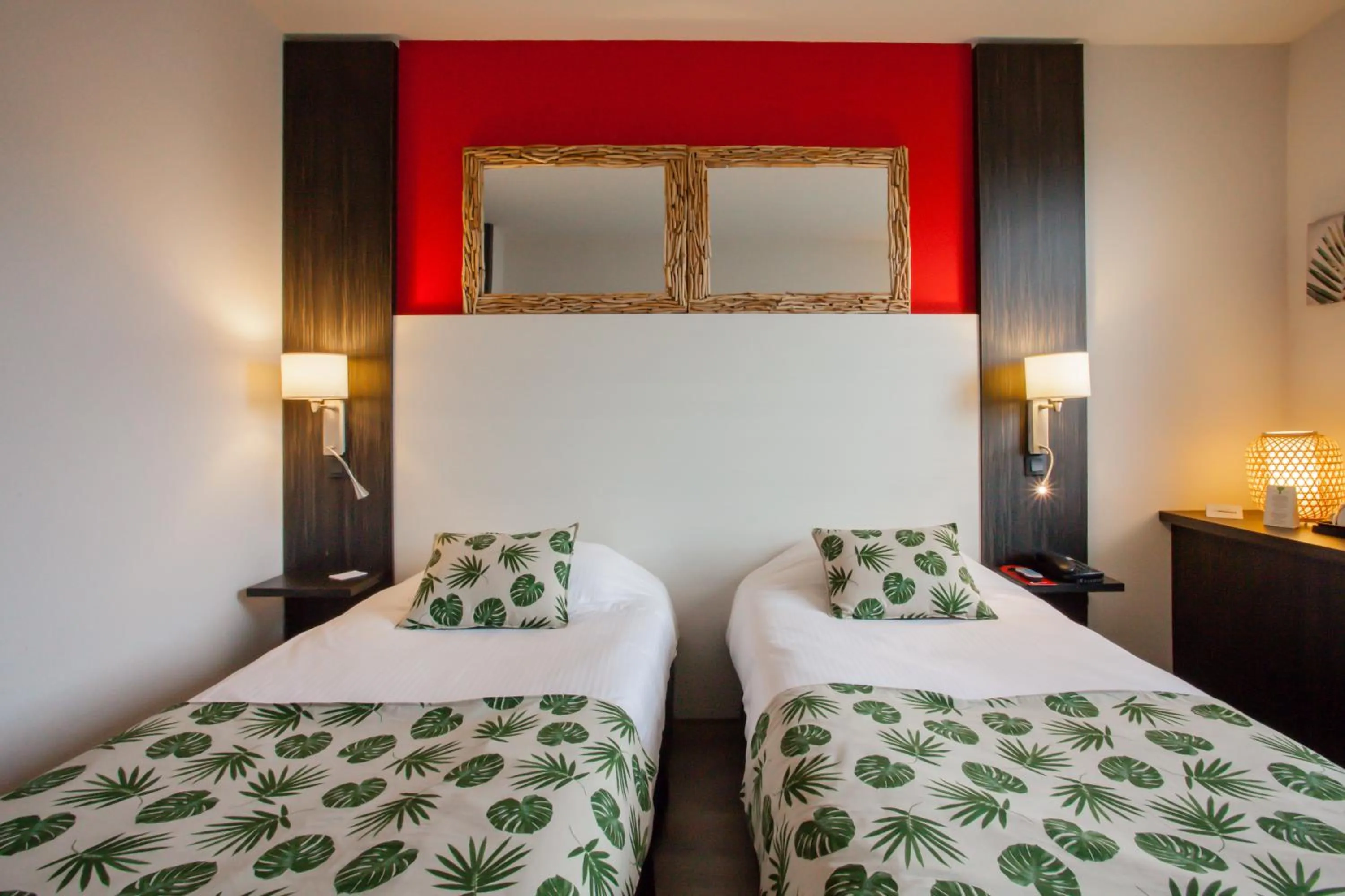 Bed in The Originals Boutique, Hôtel Le Pillebois, Bourg-en-Bresse Nord