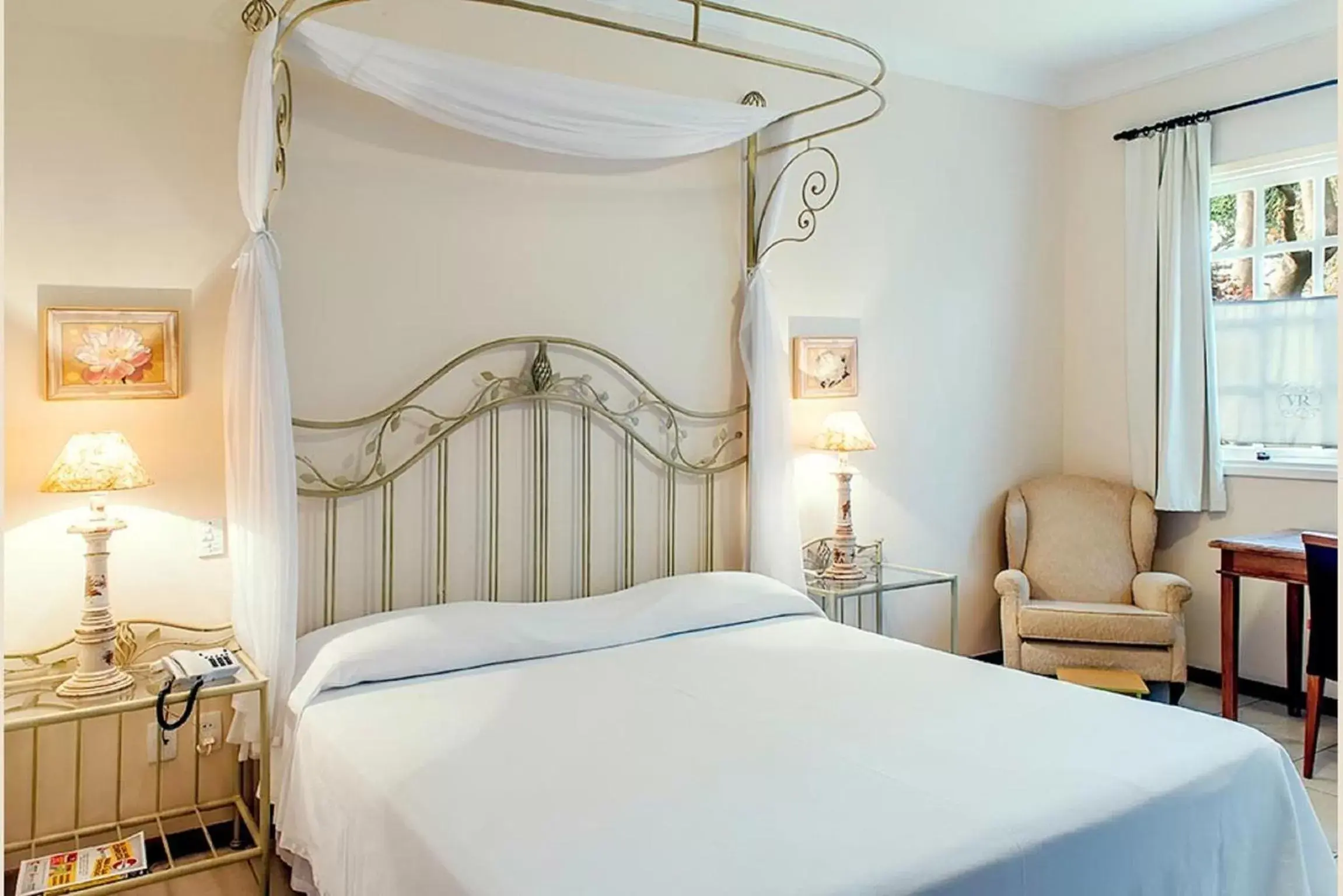 Deluxe Suite with Spa Bath in Vila Real Hotel Deluxe Suite with Spa Bath in Vila Real Hotel