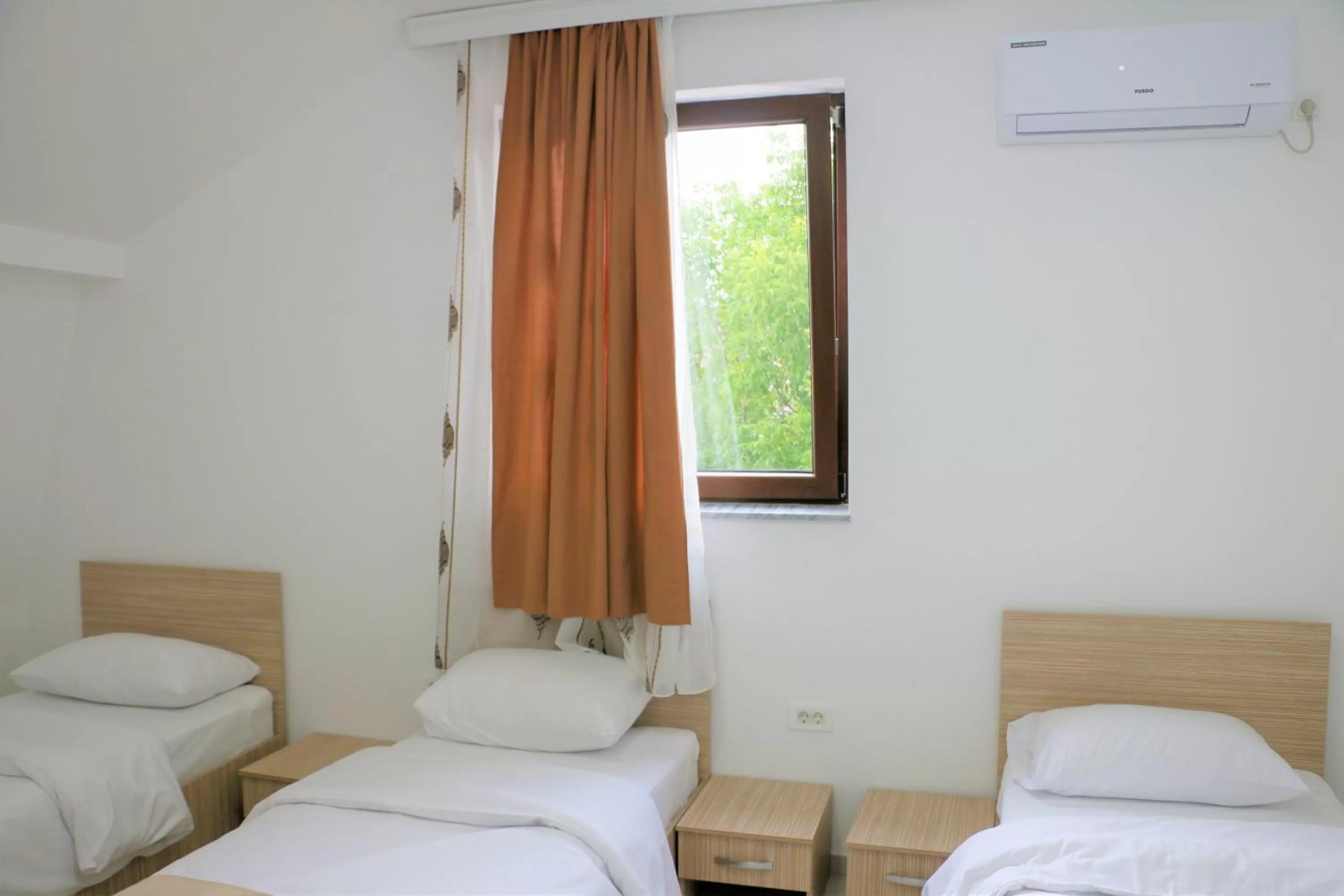 Photo of the whole room, Bed in Hotel Old Konak