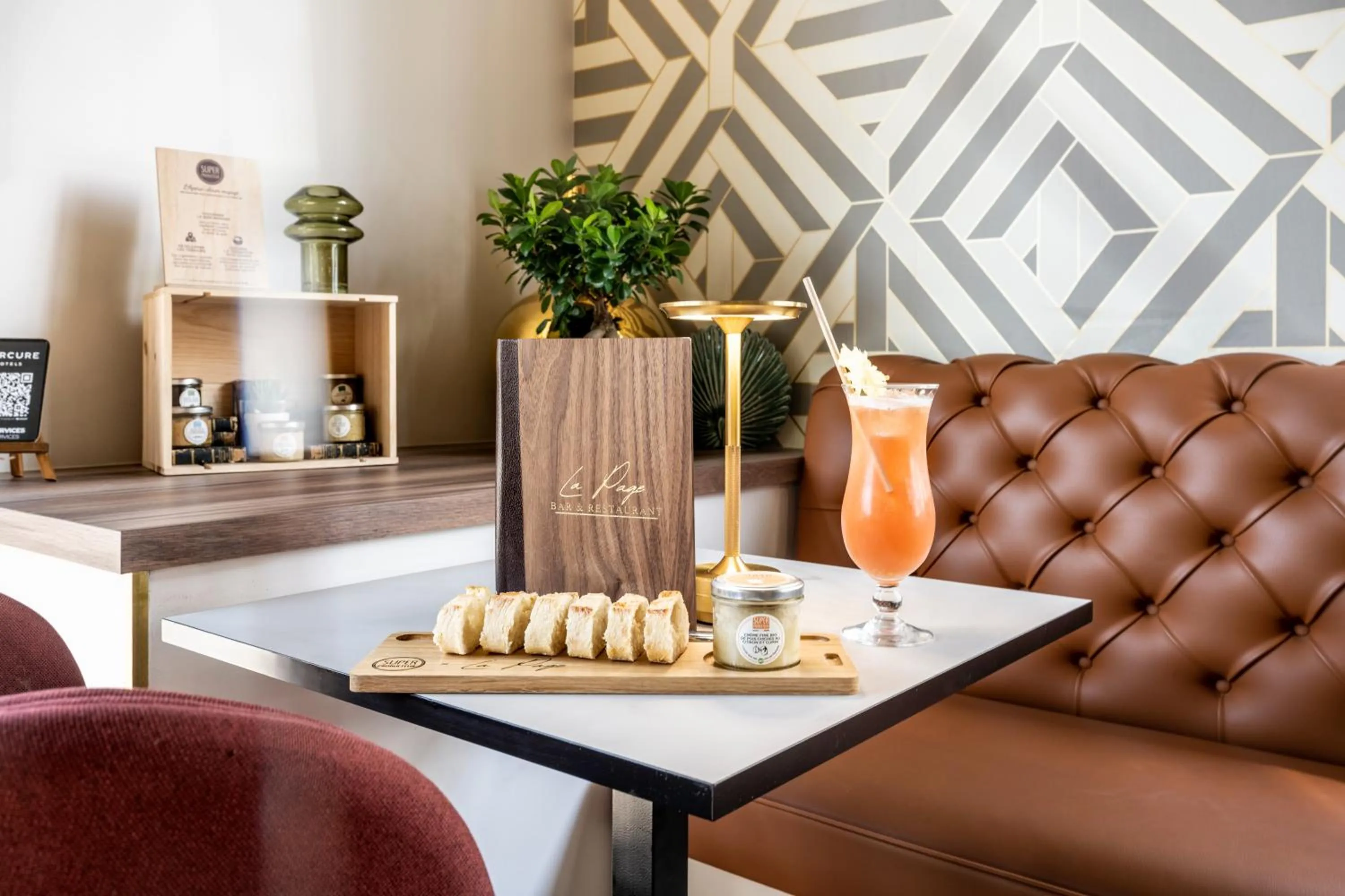 Lounge or bar in Mercure Paris Bercy Bibliothèque