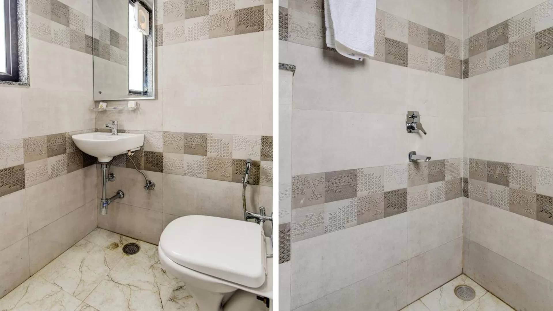 Bathroom in Hotel Dollar Inn