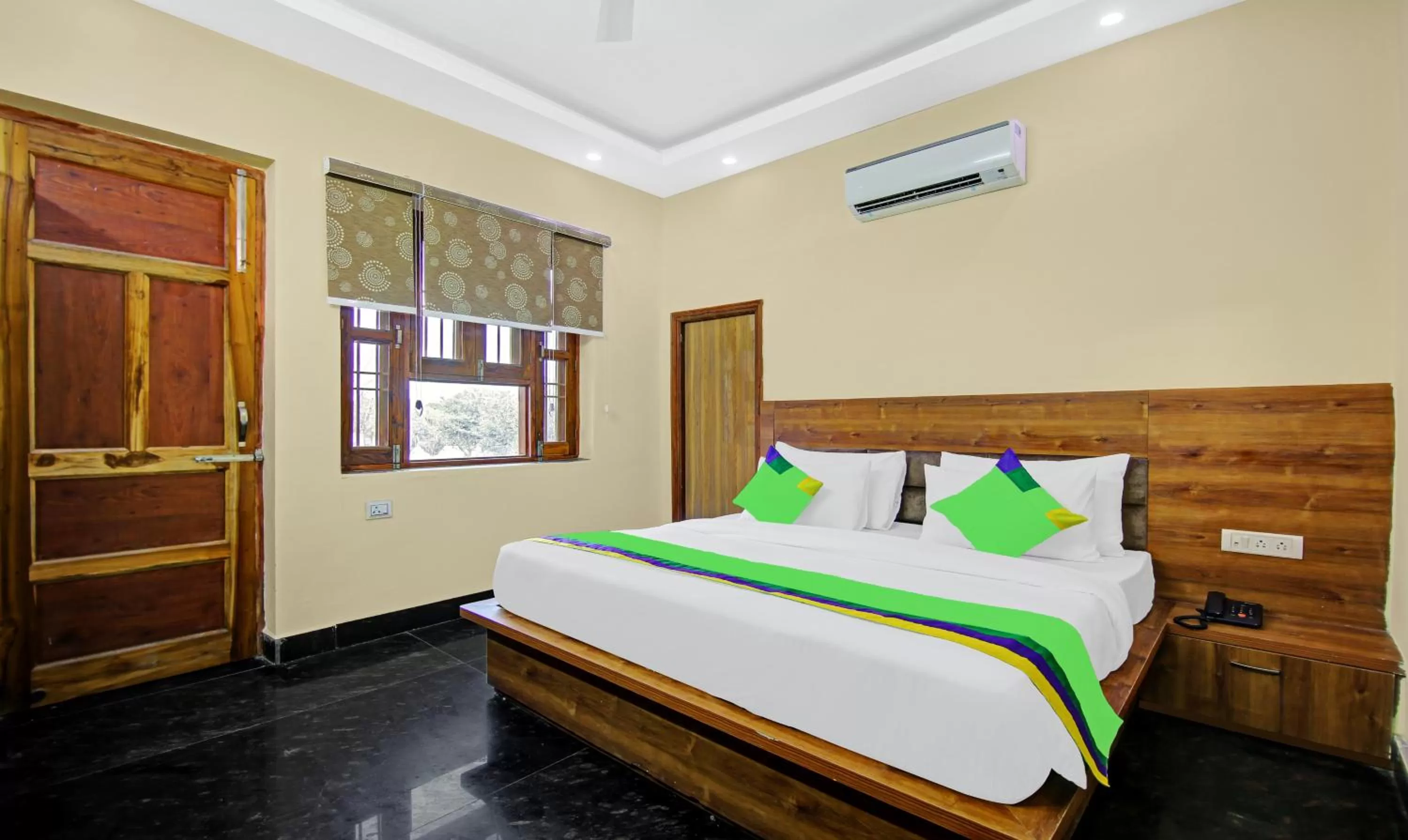 Bed in Treebo The Eden Roc