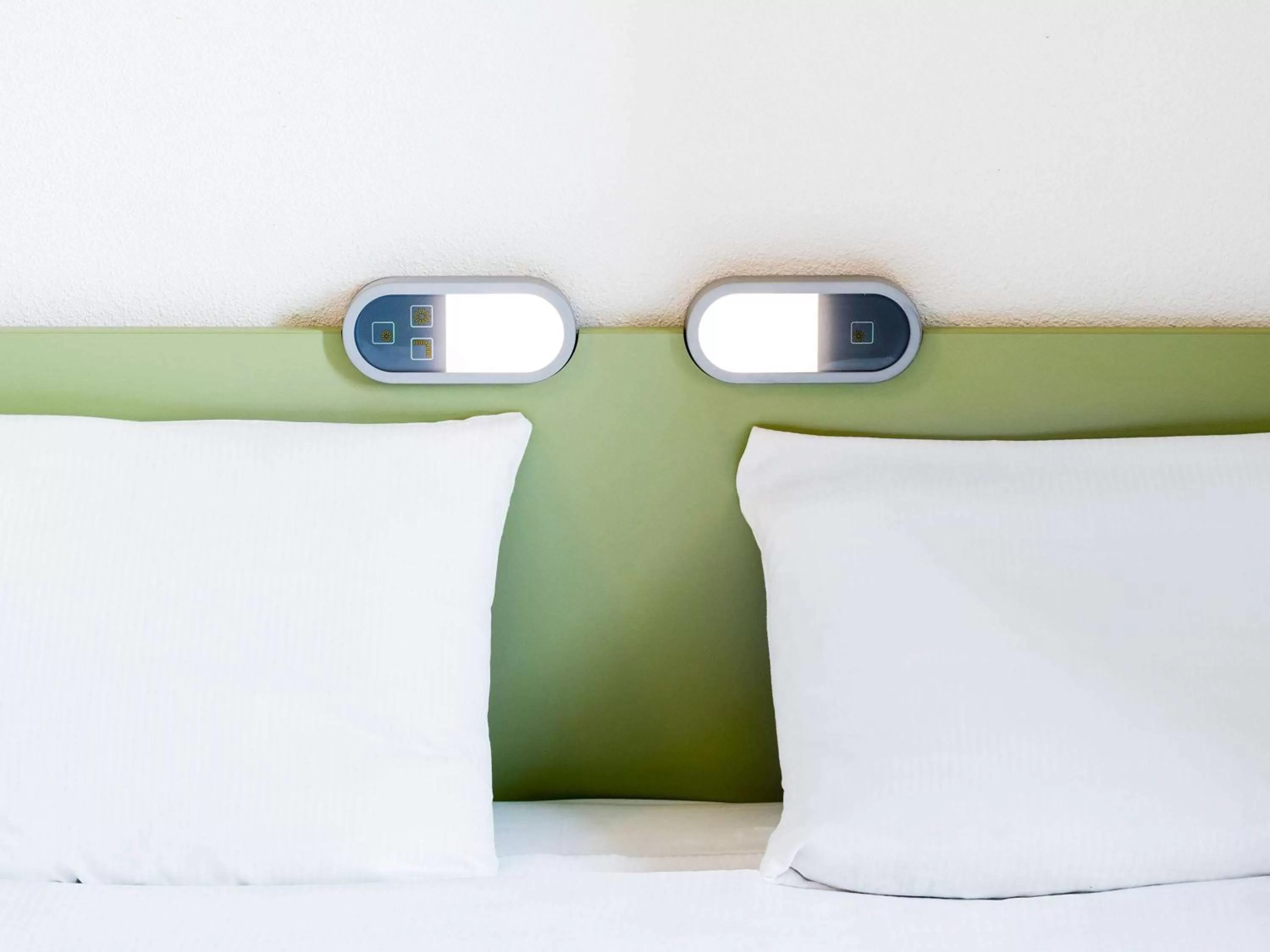 Photo of the whole room, Bed in ibis Budget Luxembourg Sud