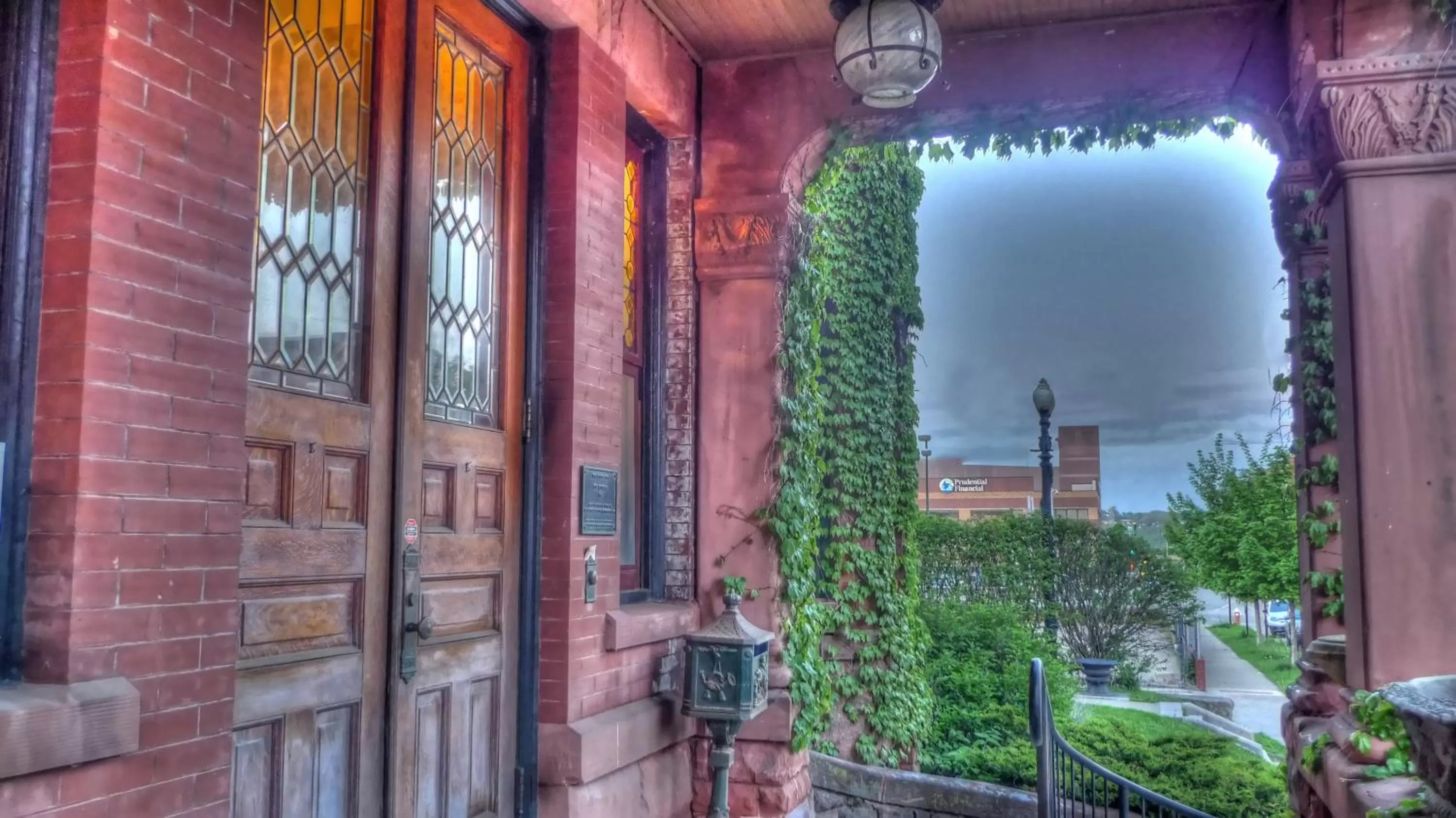 Facade/entrance in The Redstone Inn and Suites