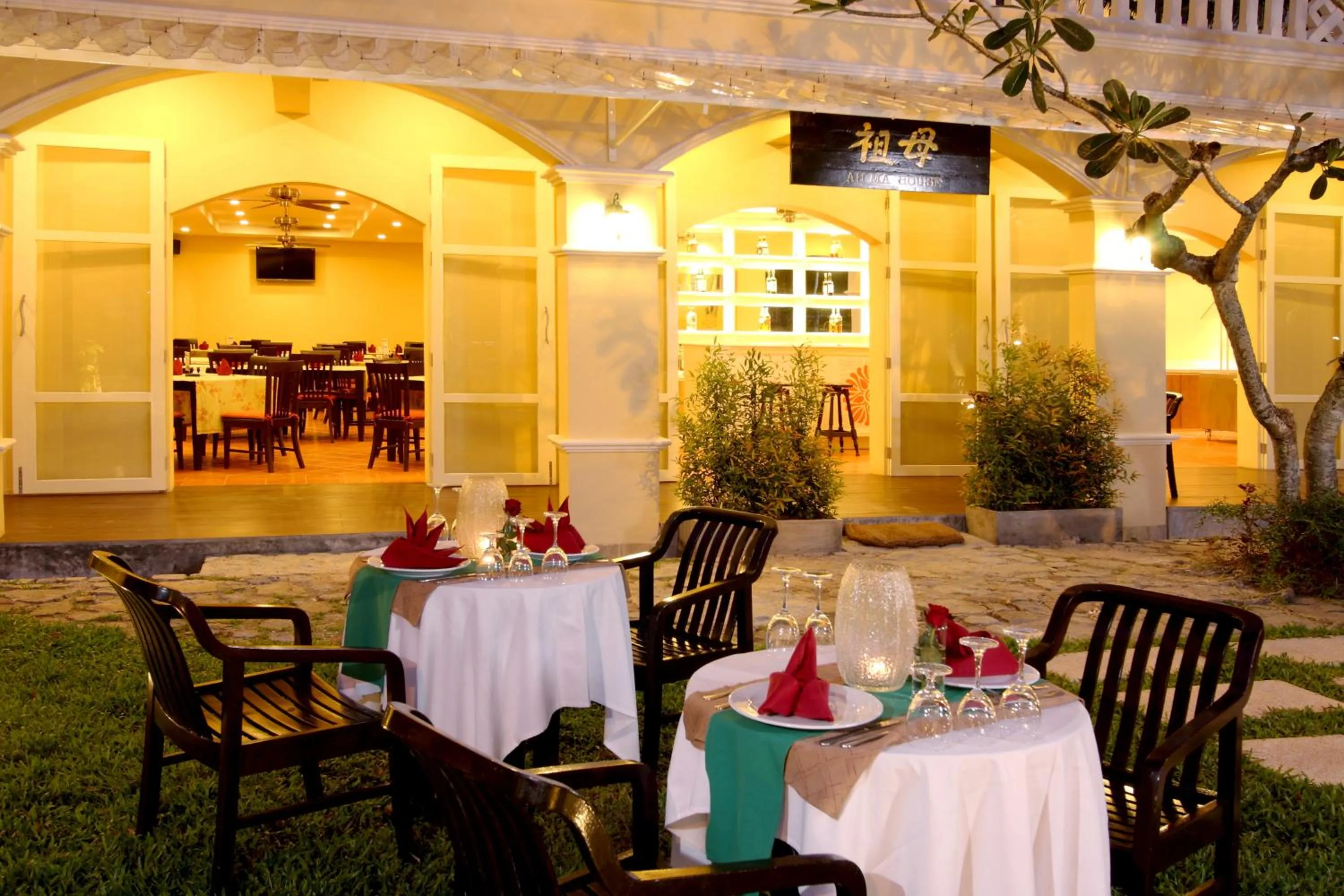 Restaurant/places to eat in The Front Village - SHA Plus