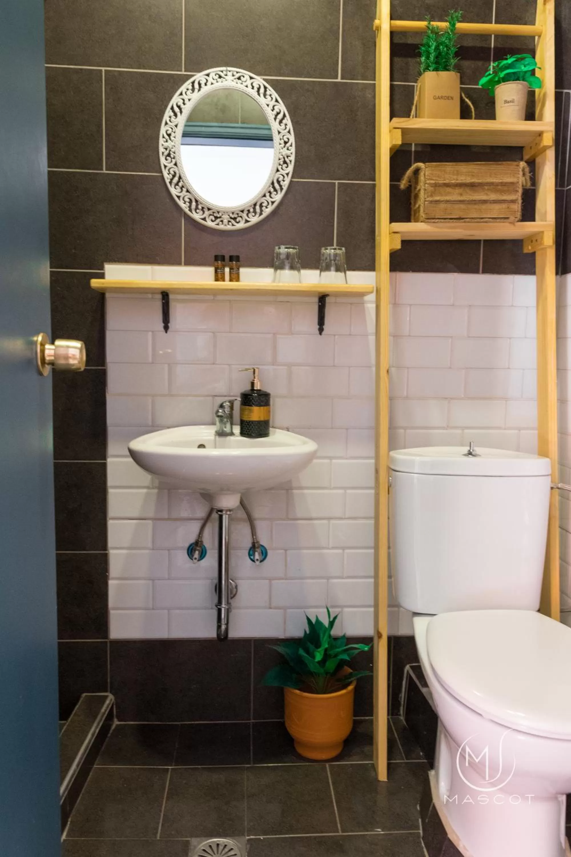 Bathroom in Mascot Garden Rooms