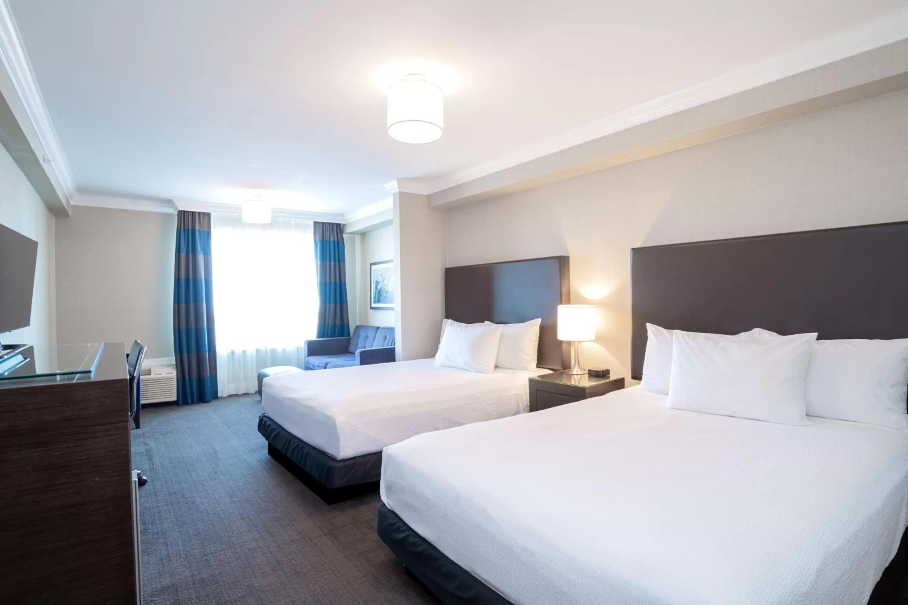 Grand Room, 2 Queen Beds in Sandman Hotel Oakville Grand Room, 2 Queen Beds in Sandman Hotel Oakville