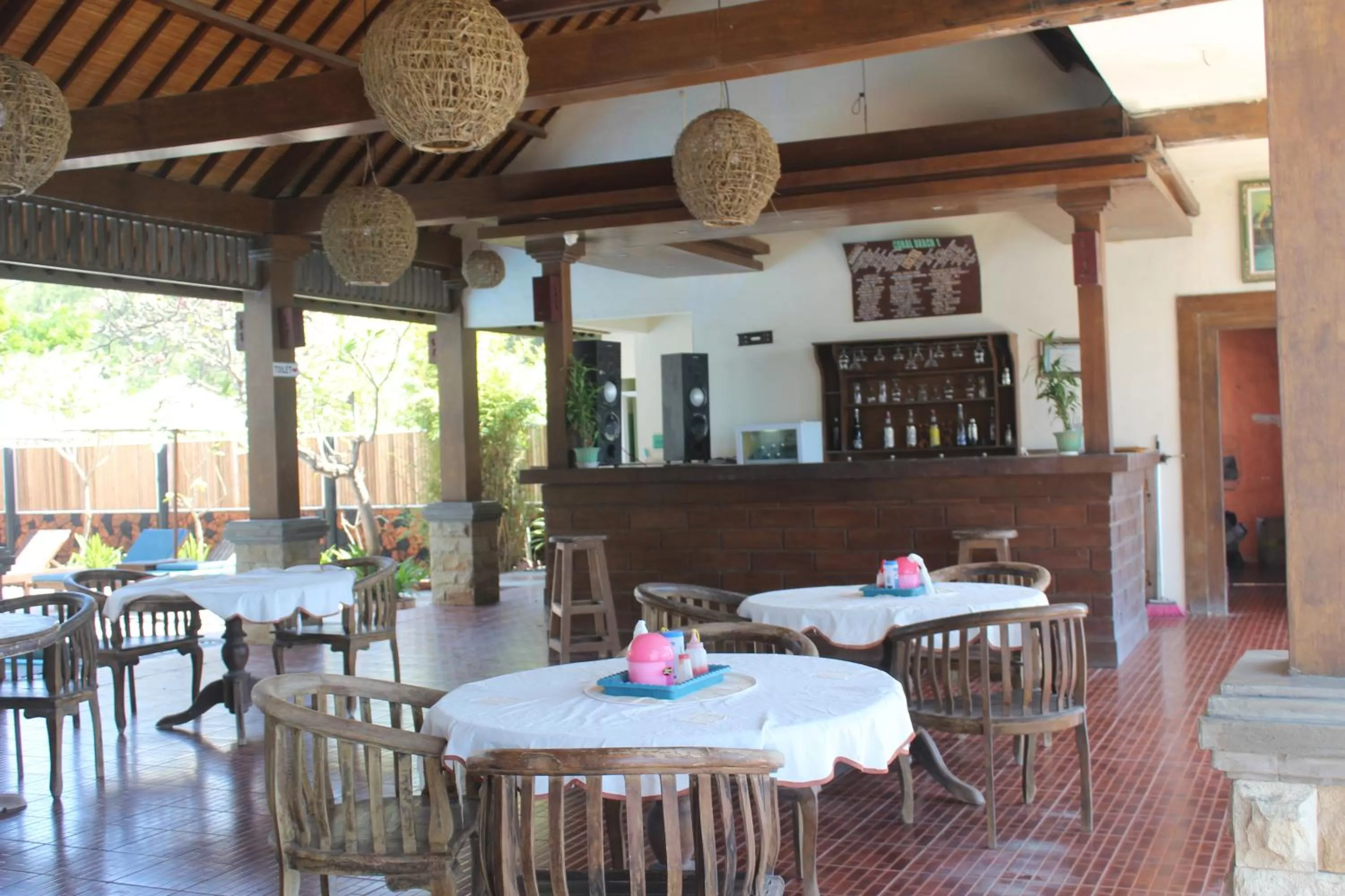 Restaurant/Places to Eat in Coral Beach Seaside