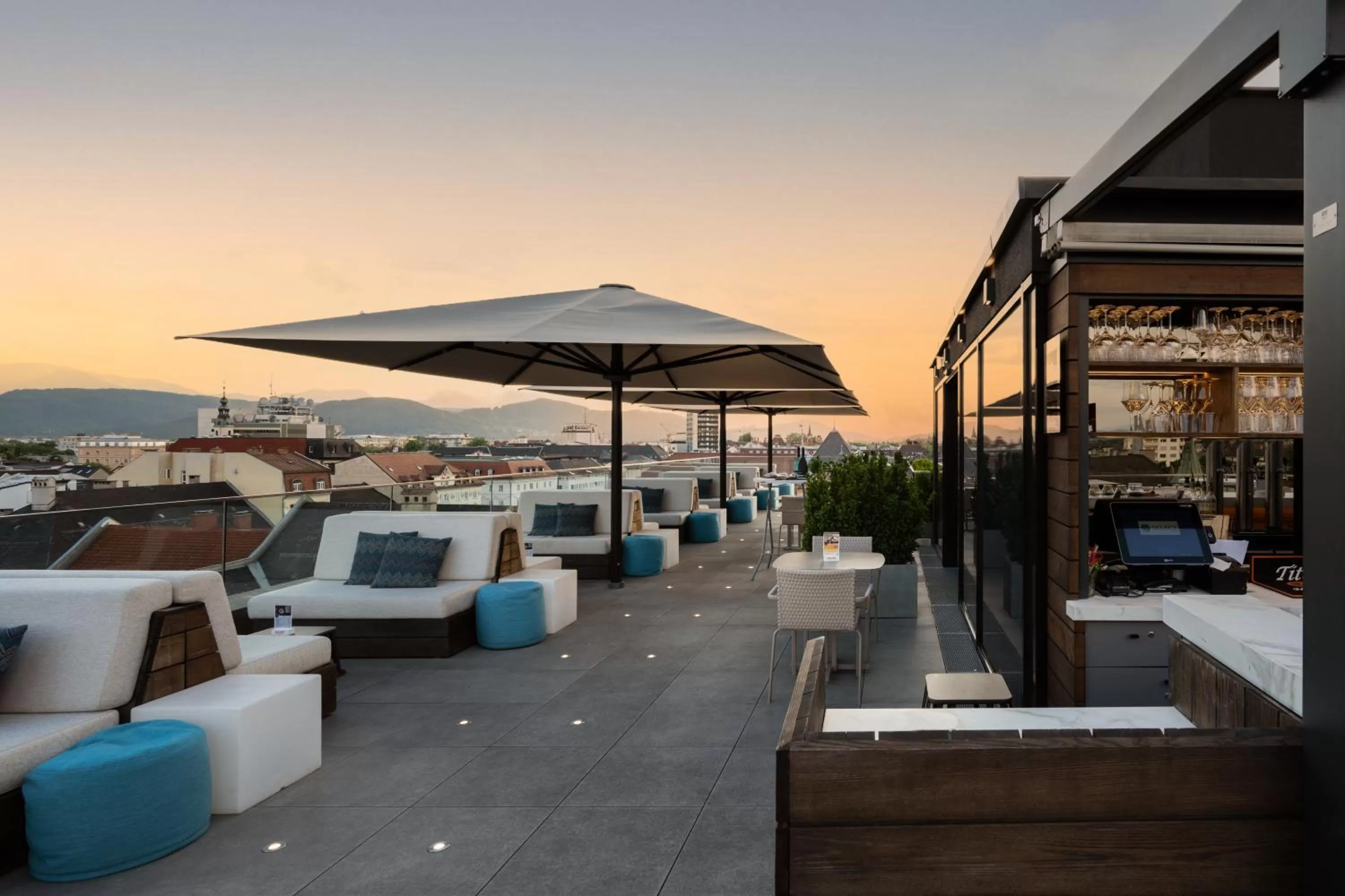 Lounge or bar in Garner Hotel Klagenfurt - Moser Verdino by IHG