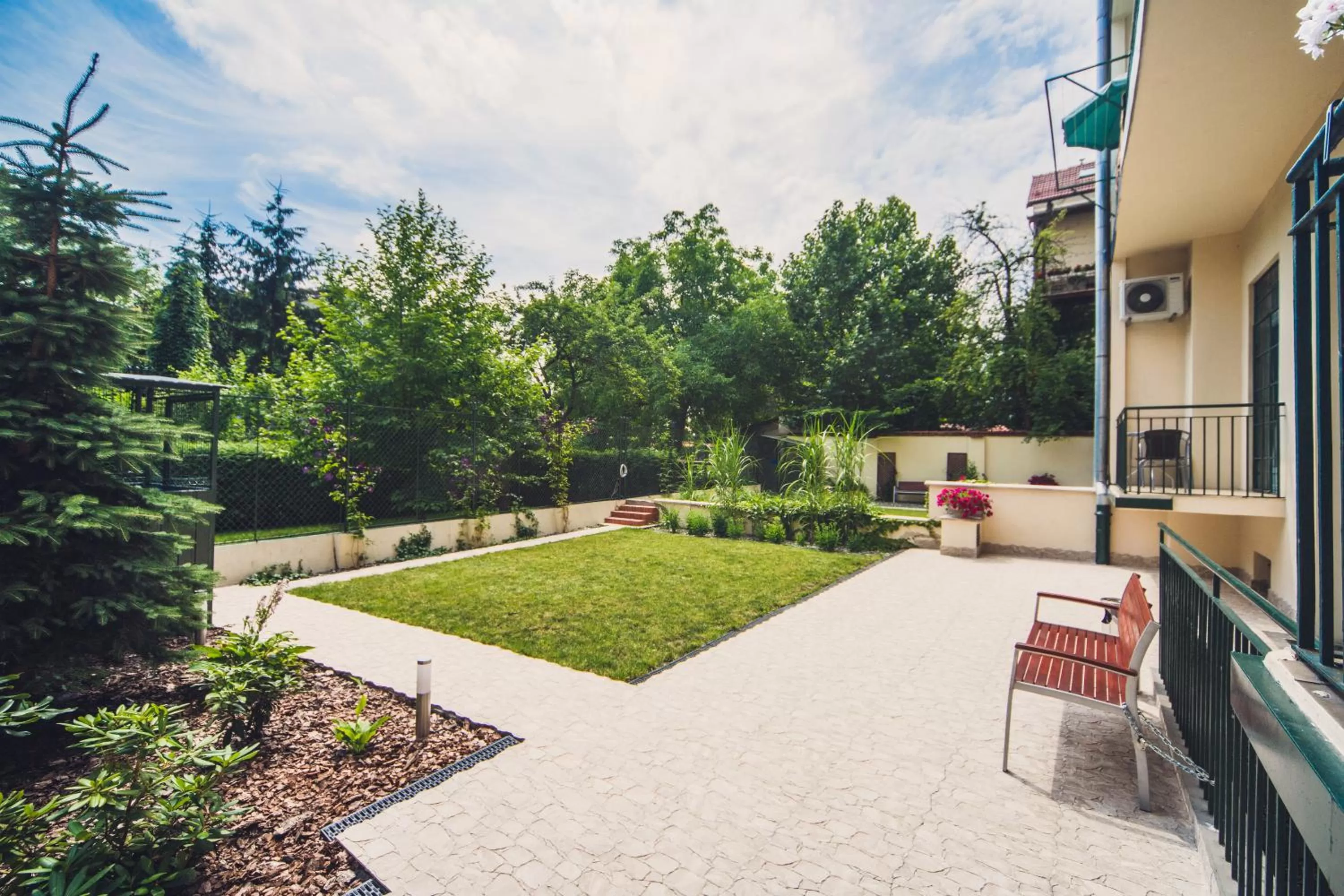 Garden view in 4Seasons﻿ Apartments Cracow